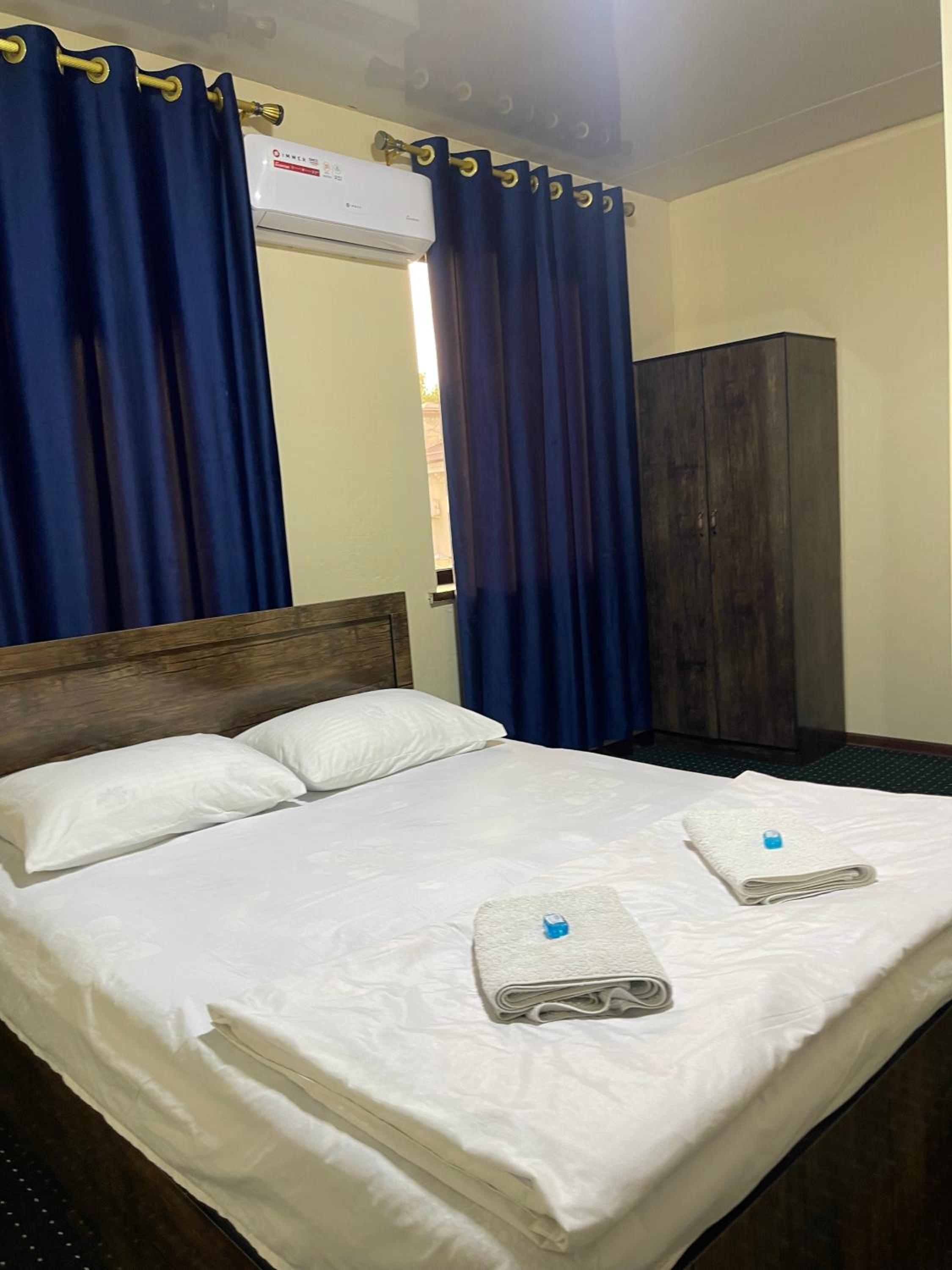 Family Registan Hotel