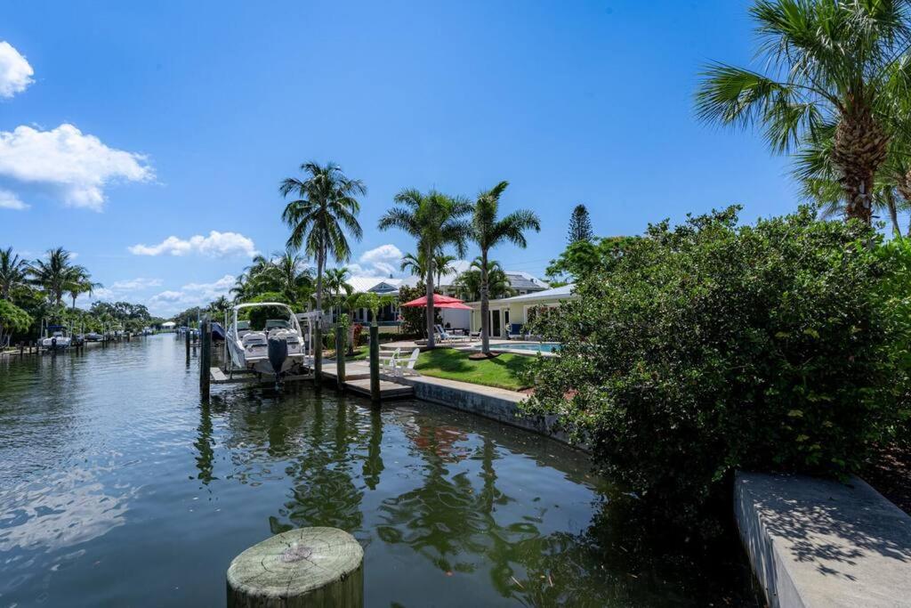 Luxurious Waterfront Retreat in Sarasota