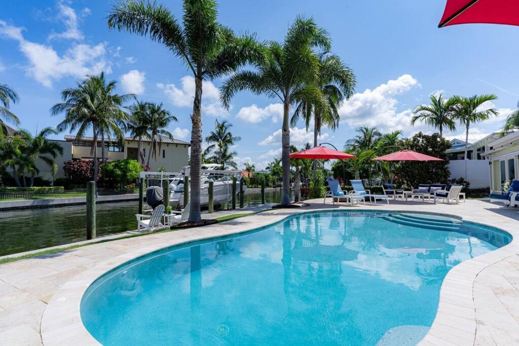 Luxurious Waterfront Retreat in Sarasota