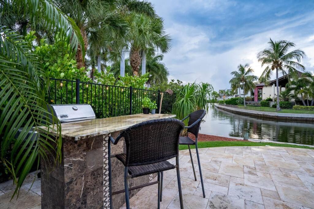 Luxurious Waterfront Retreat in Sarasota