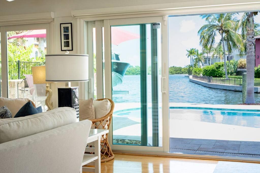 Luxurious Waterfront Retreat in Sarasota