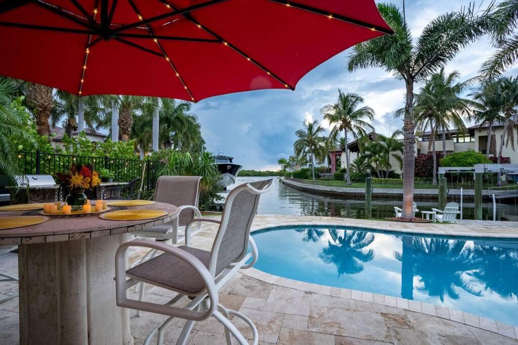 Luxurious Waterfront Retreat in Sarasota