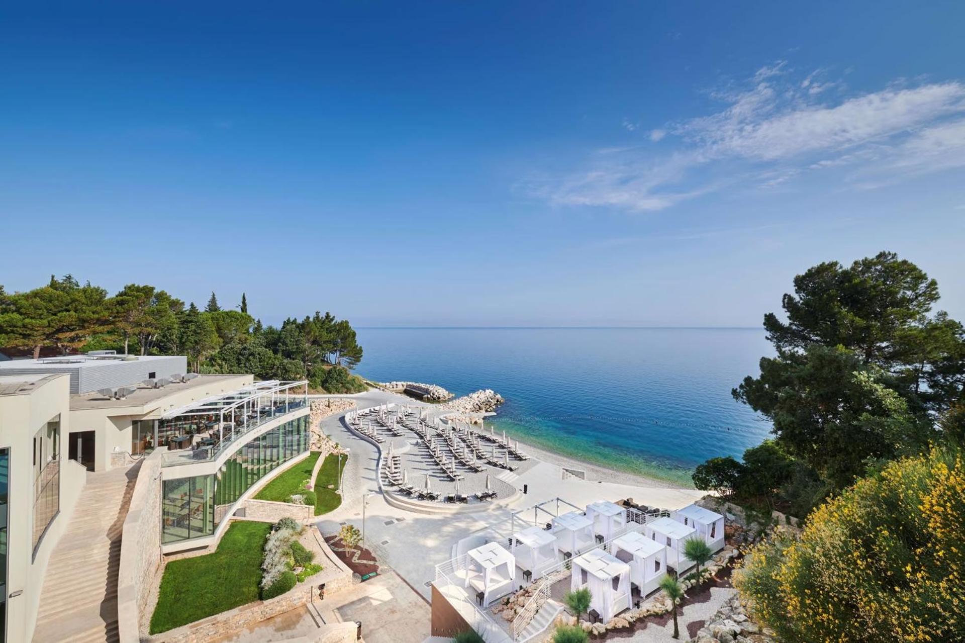 Kempinski Villa 100m from Beach