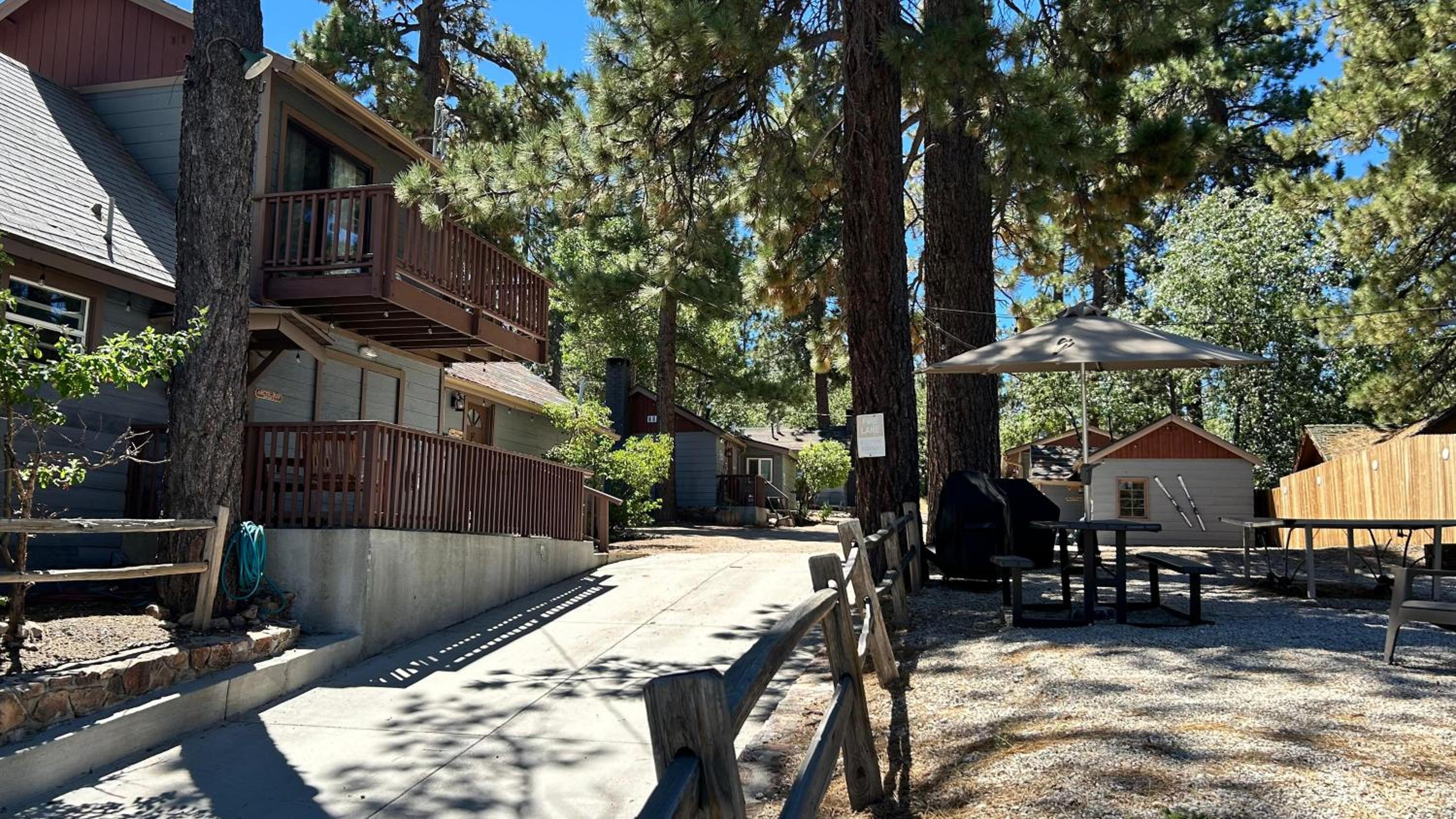 Fox n Bear Cottages Big Bear view 5