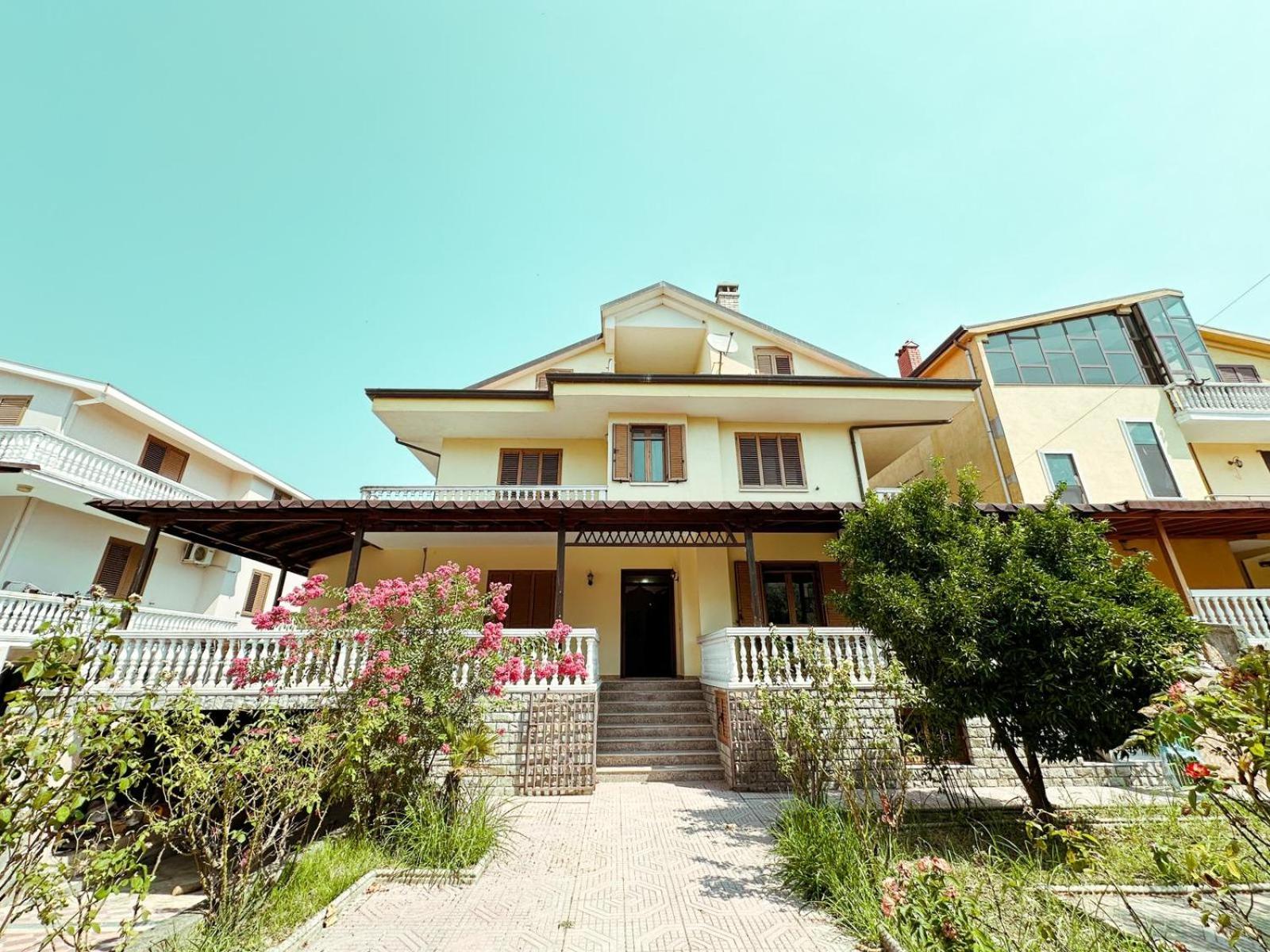 Hotel Vizion Hotel - Image 1