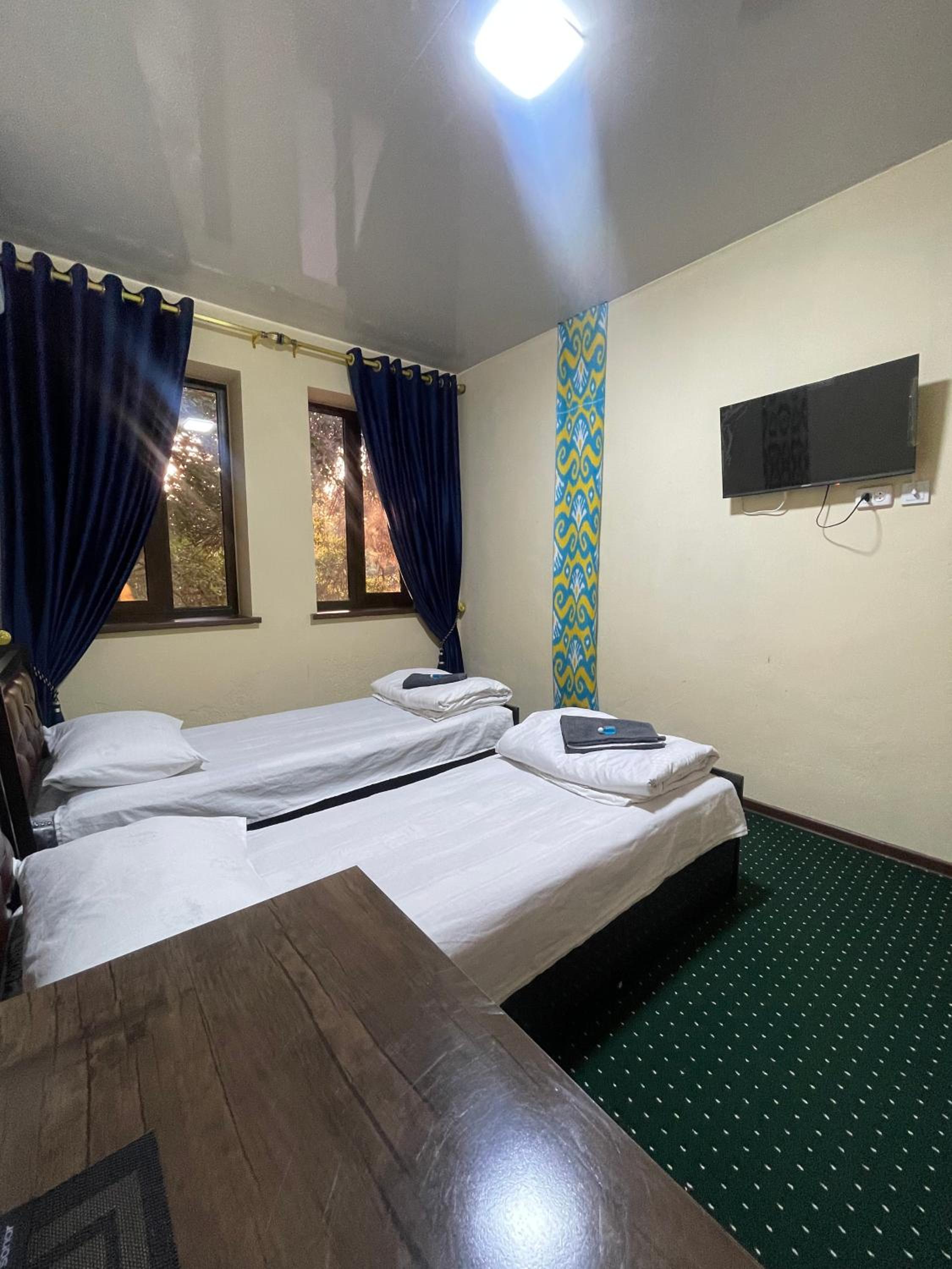 Family Registan Hotel