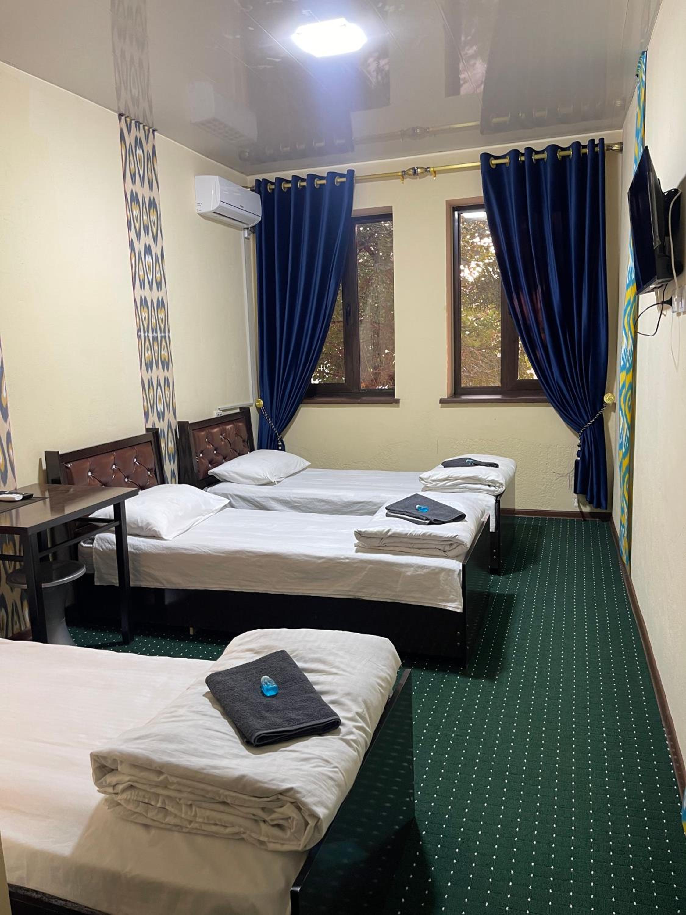 Family Registan Hotel