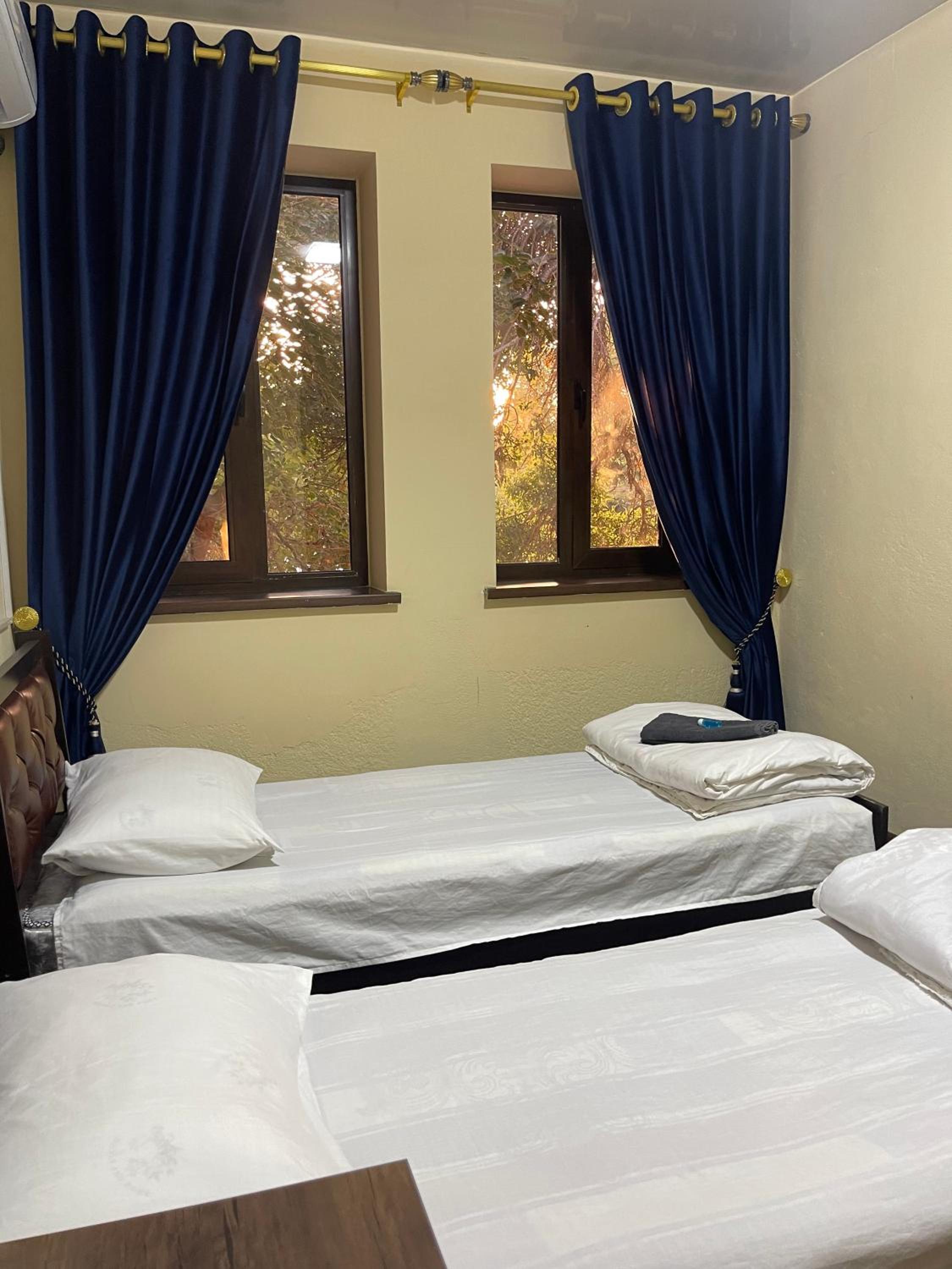 Family Registan Hotel