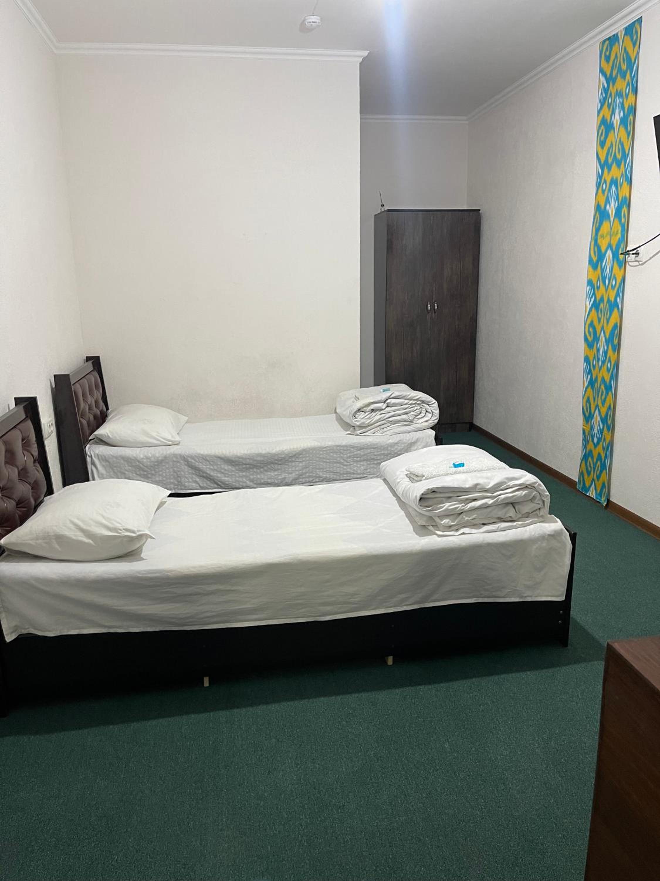 Family Registan Hotel