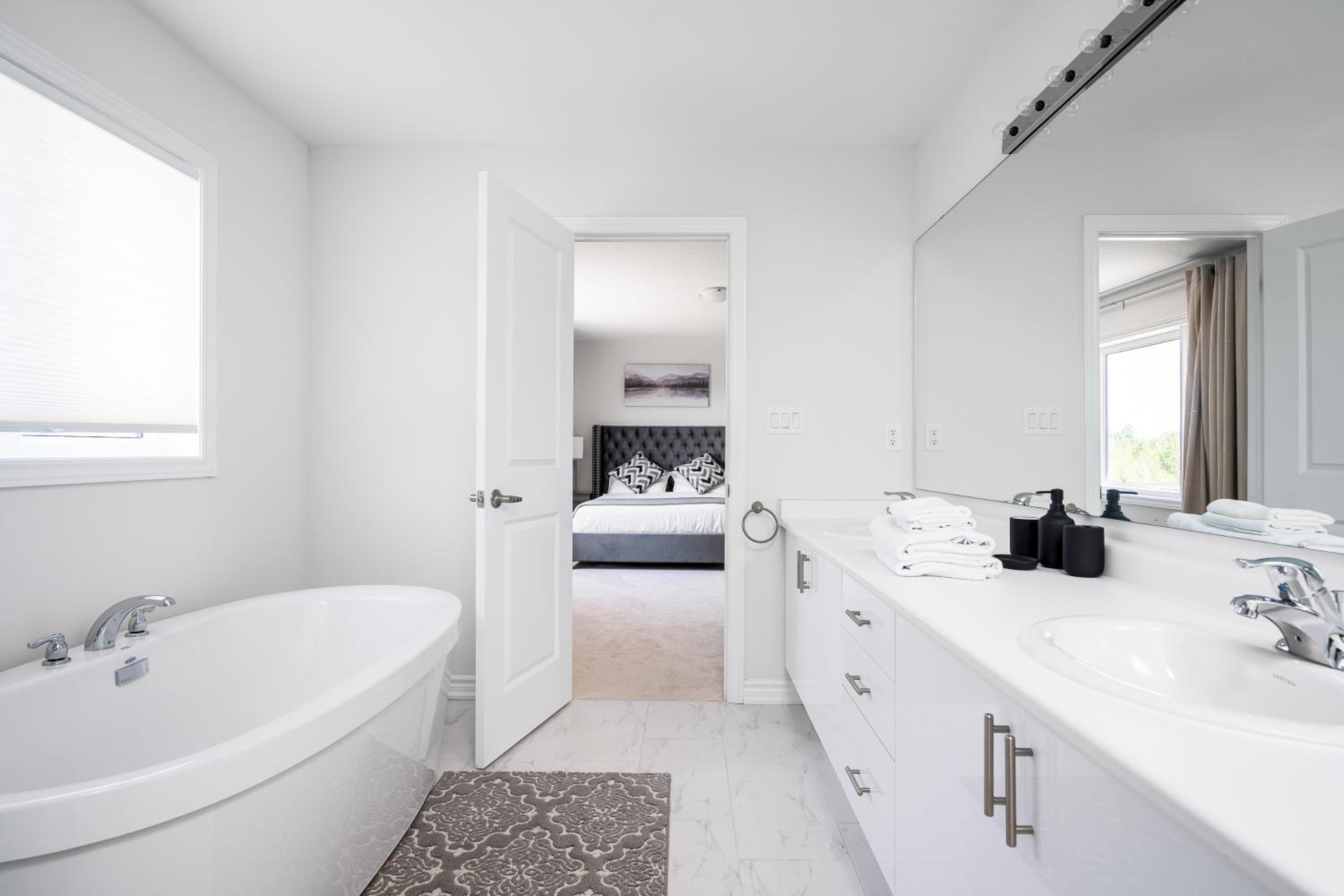 4 Beds new built, wasaga beach
