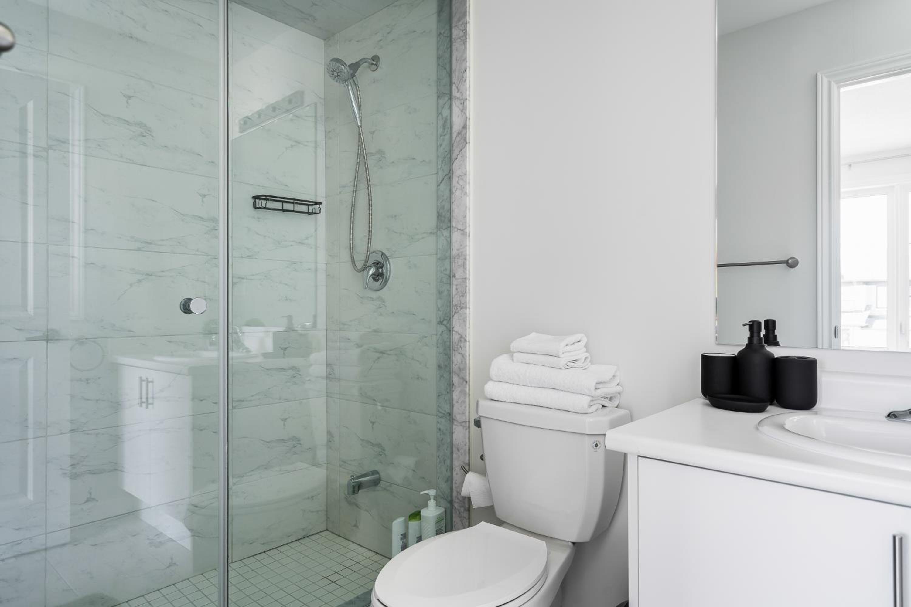 4 Beds new built, wasaga beach
