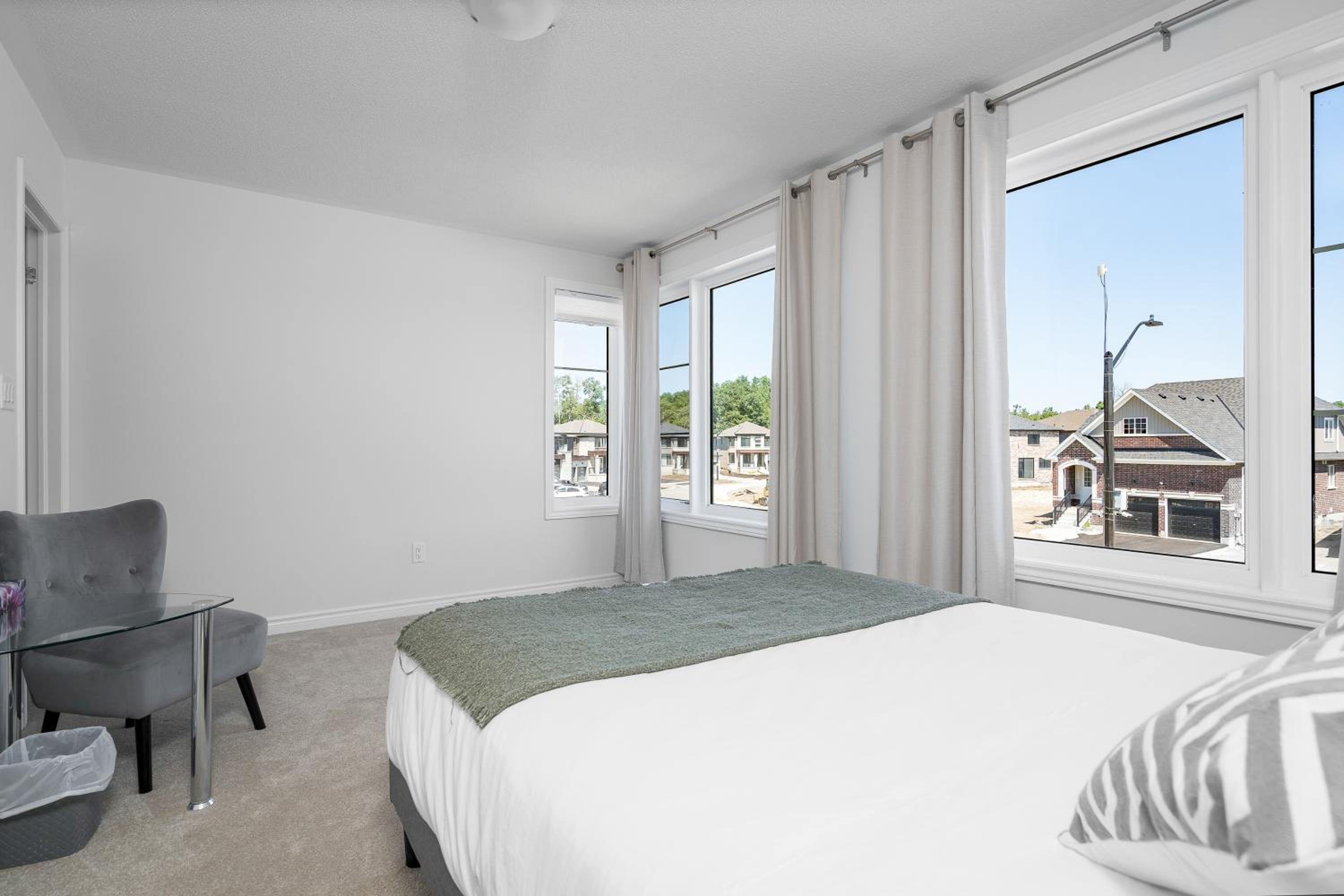4 Beds new built, wasaga beach
