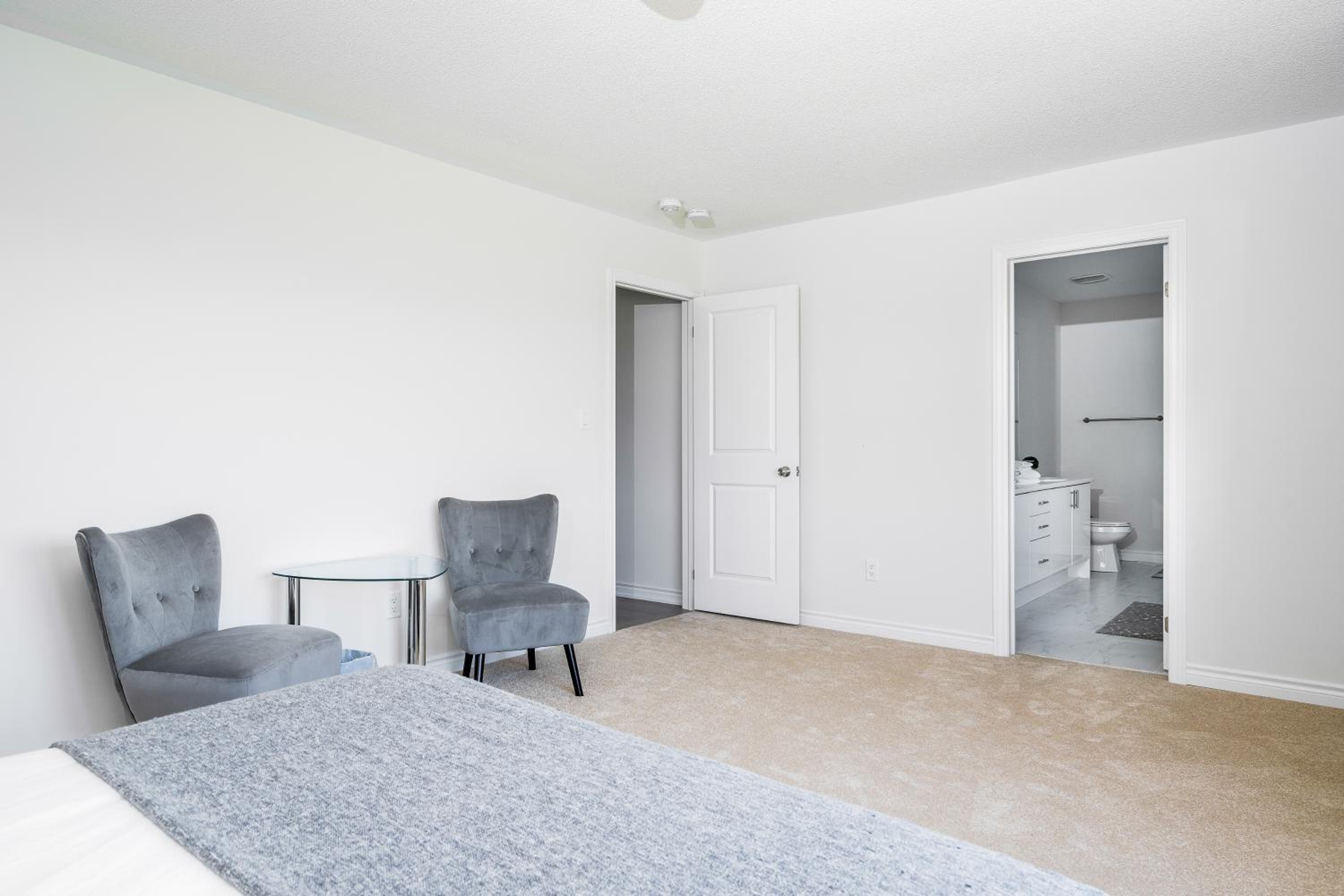 4 Beds new built, wasaga beach
