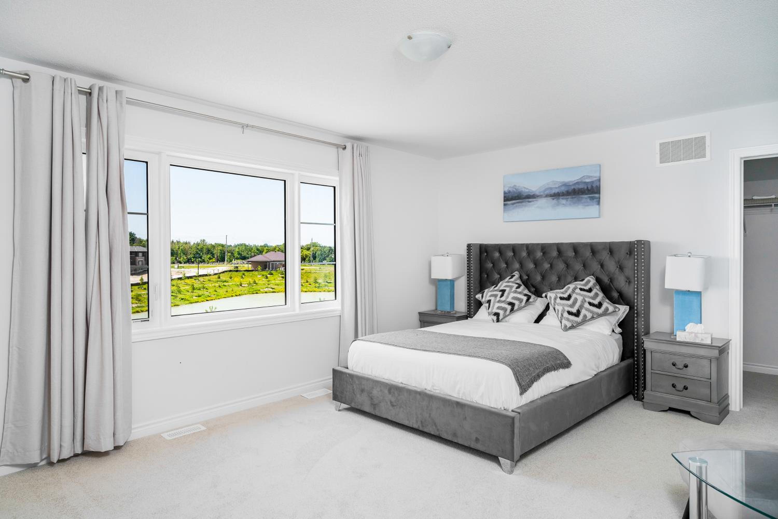 4 Beds new built, wasaga beach