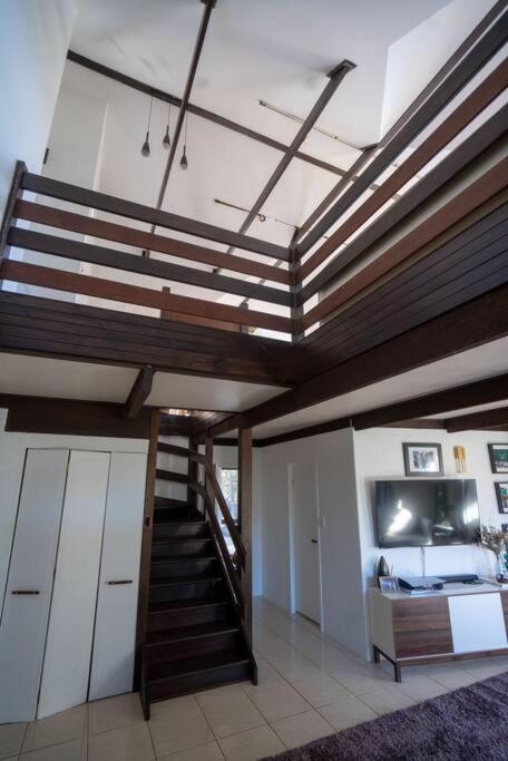 Spacious 5 bedroom Country Home