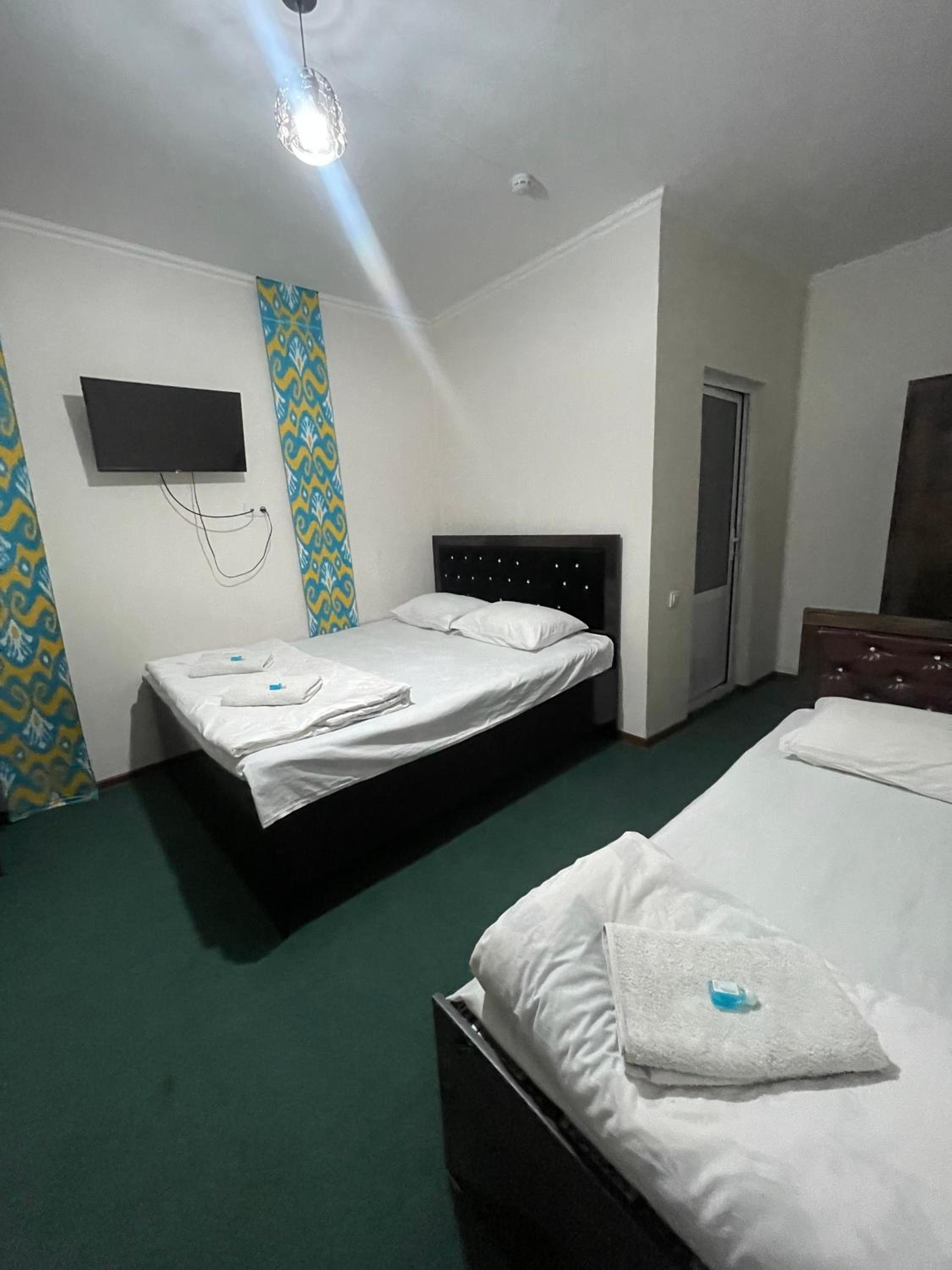Family Registan Hotel