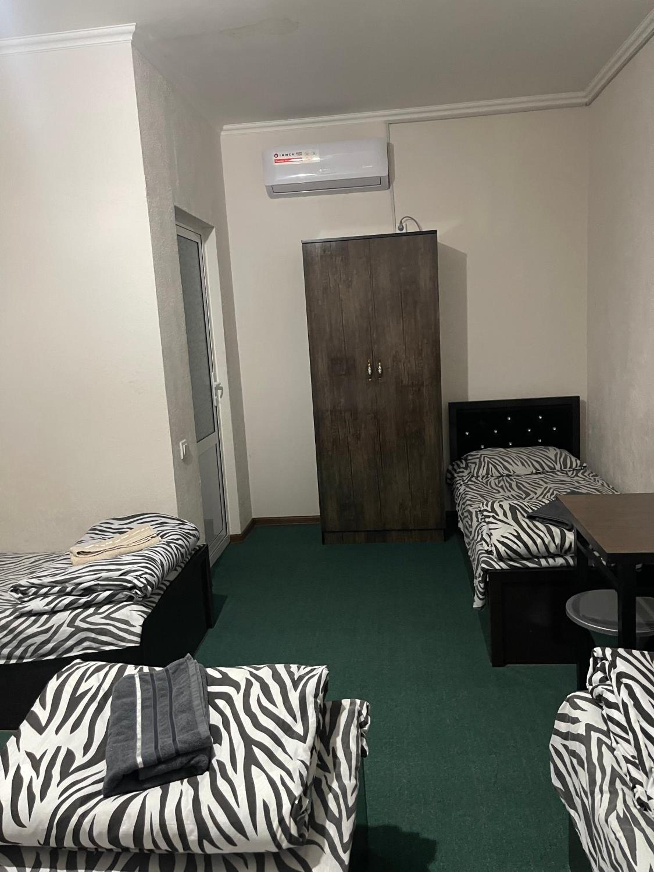 Family Registan Hotel