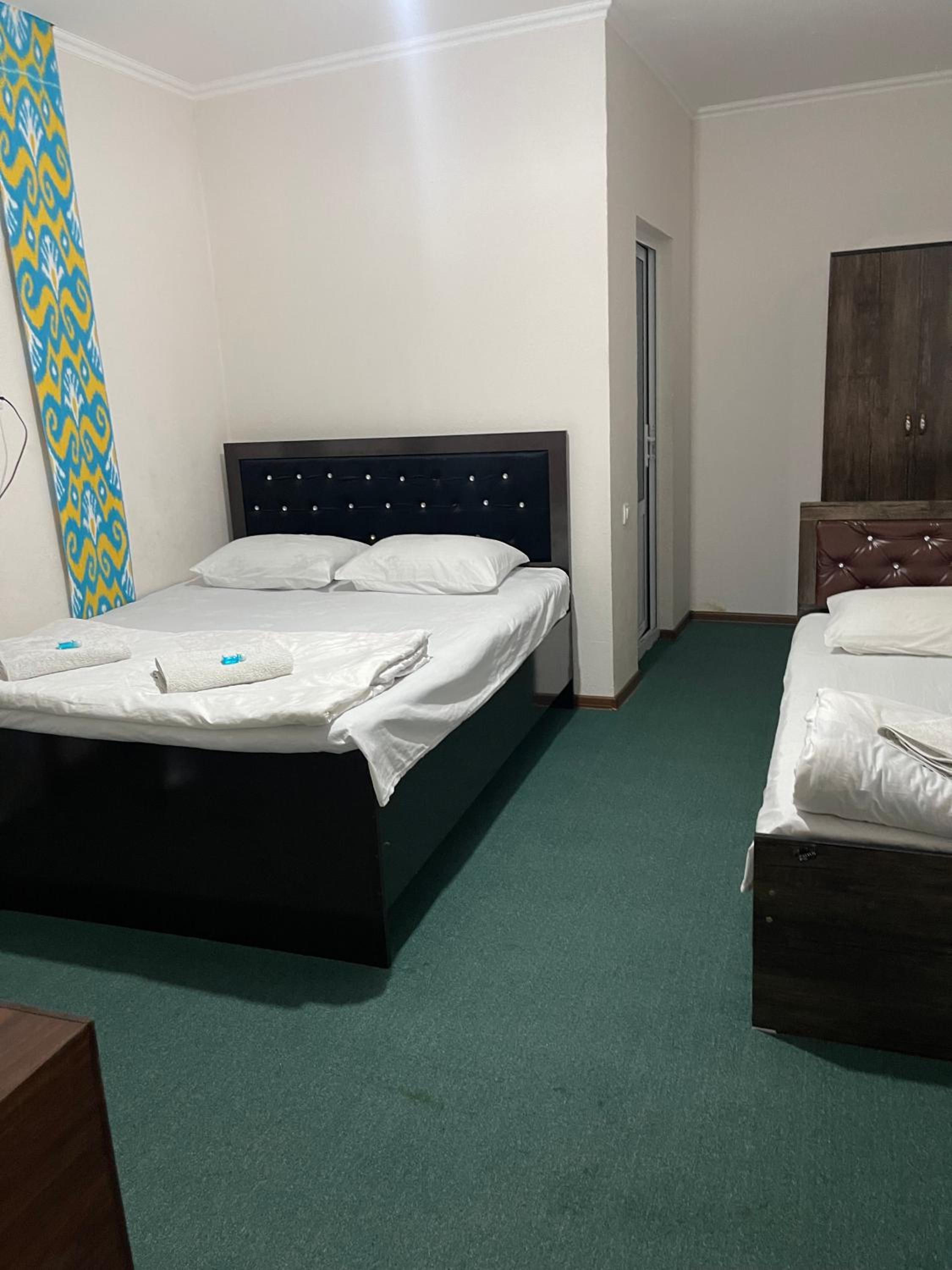 Family Registan Hotel
