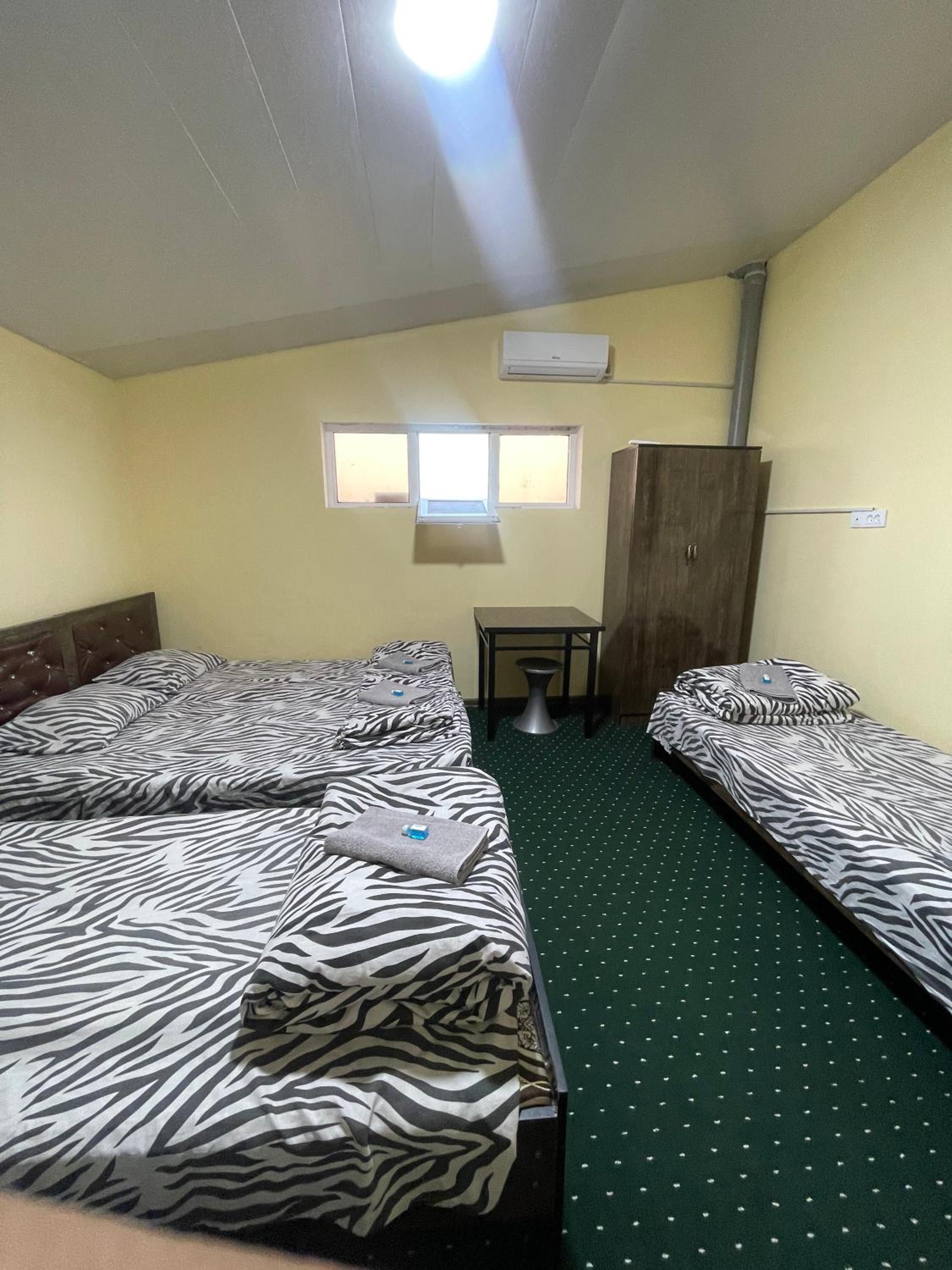 Family Registan Hotel