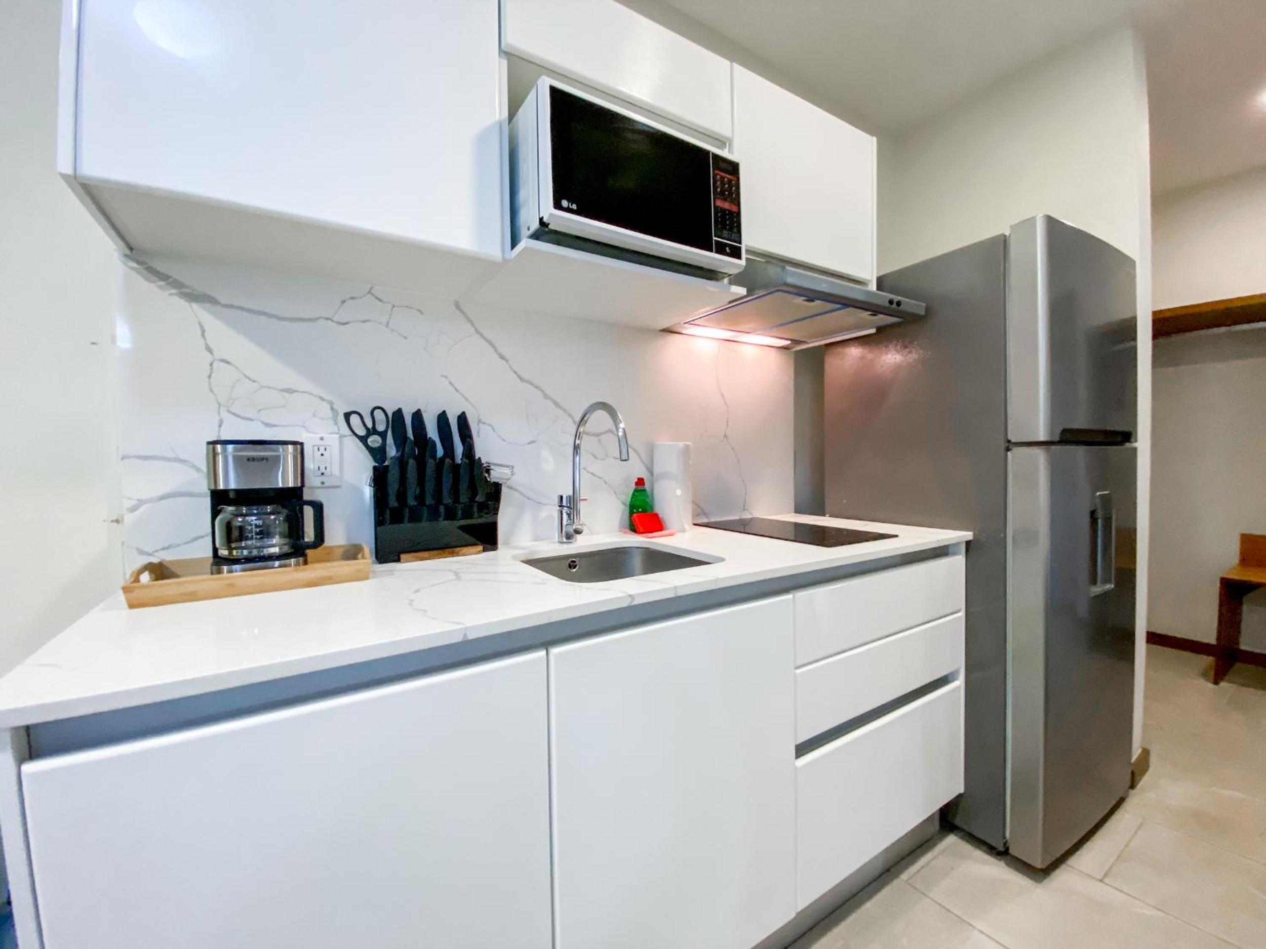 Remote Workers Studio with Pool Parking Safe Steps To Beach