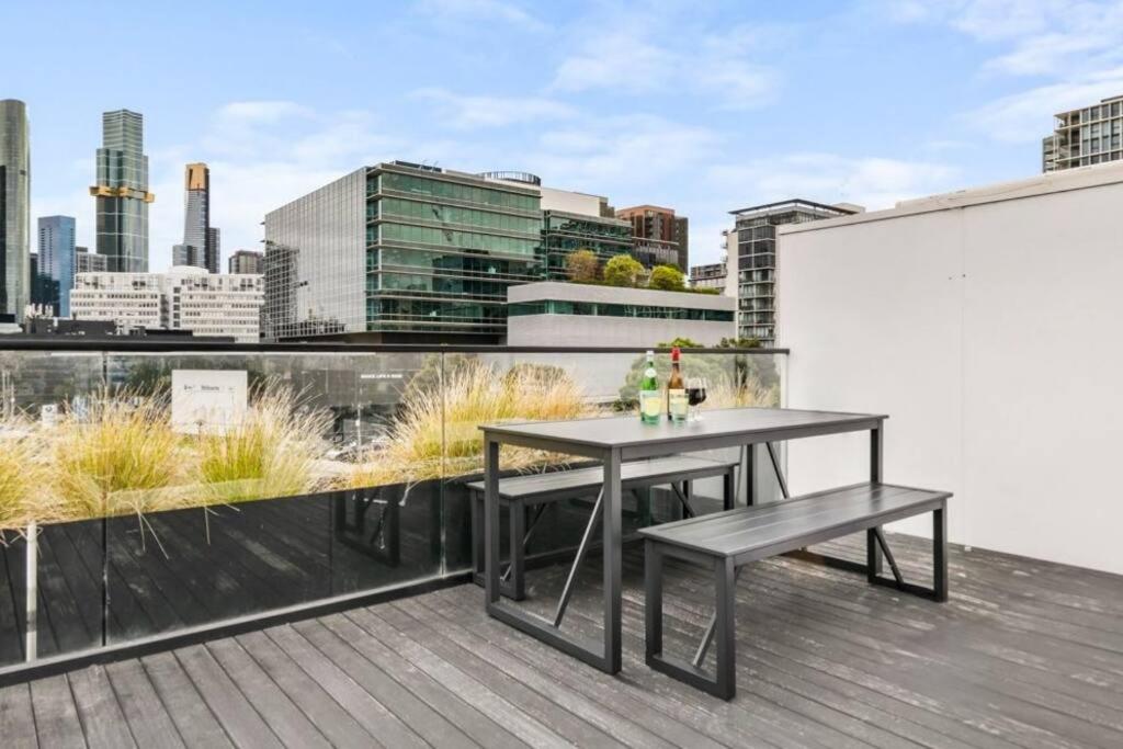 Inner City 4 Level Luxury Townhouse & Lift 3BR 3BTH