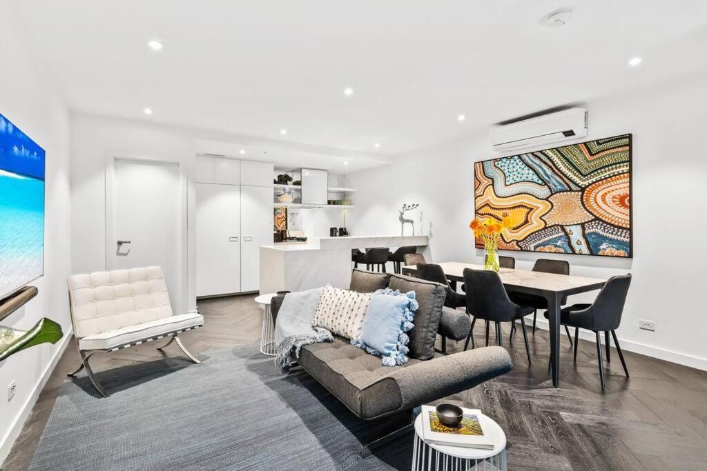 Inner City 4 Level Luxury Townhouse & Lift 3BR 3BTH