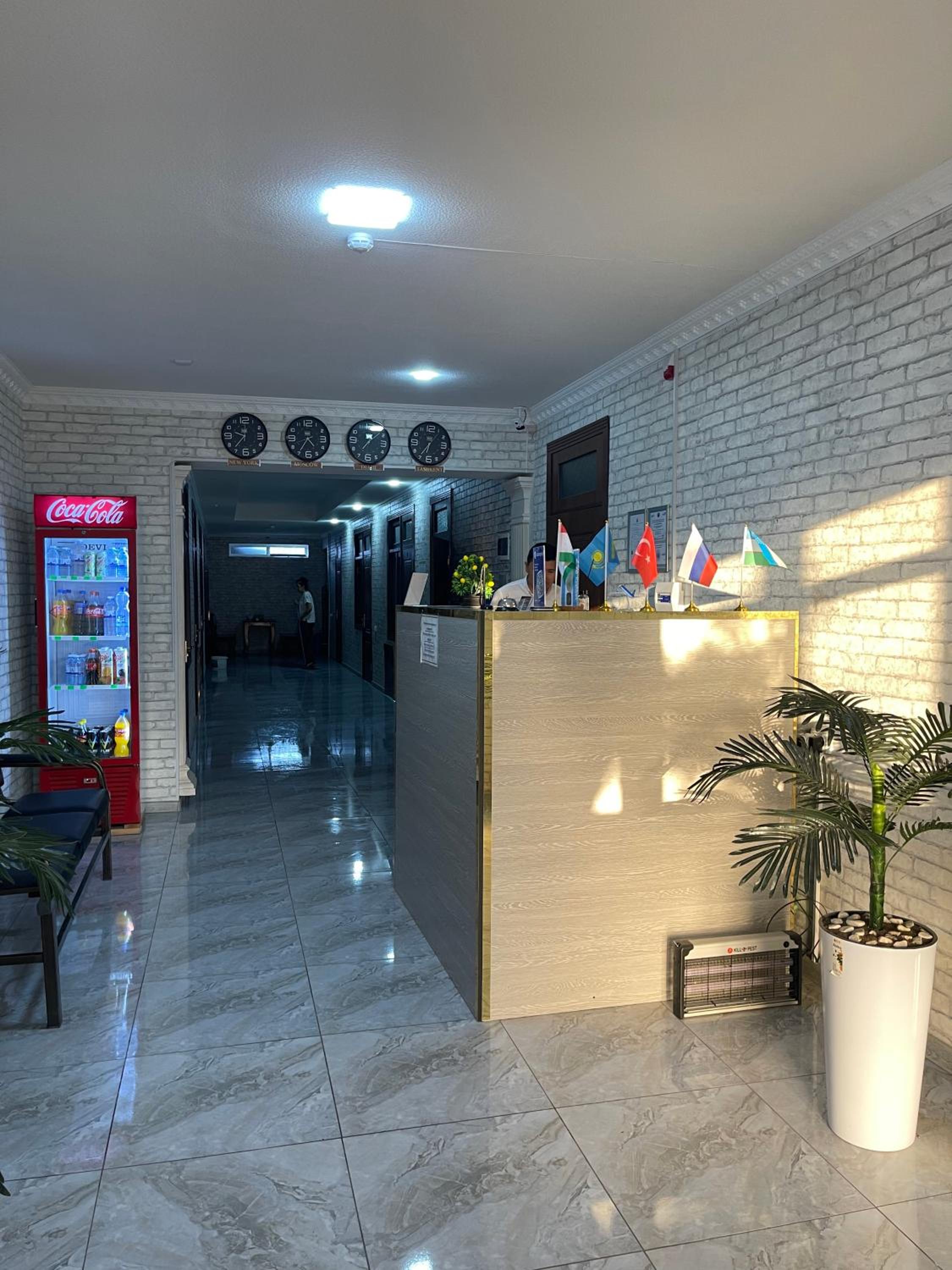 Family Registan Hotel