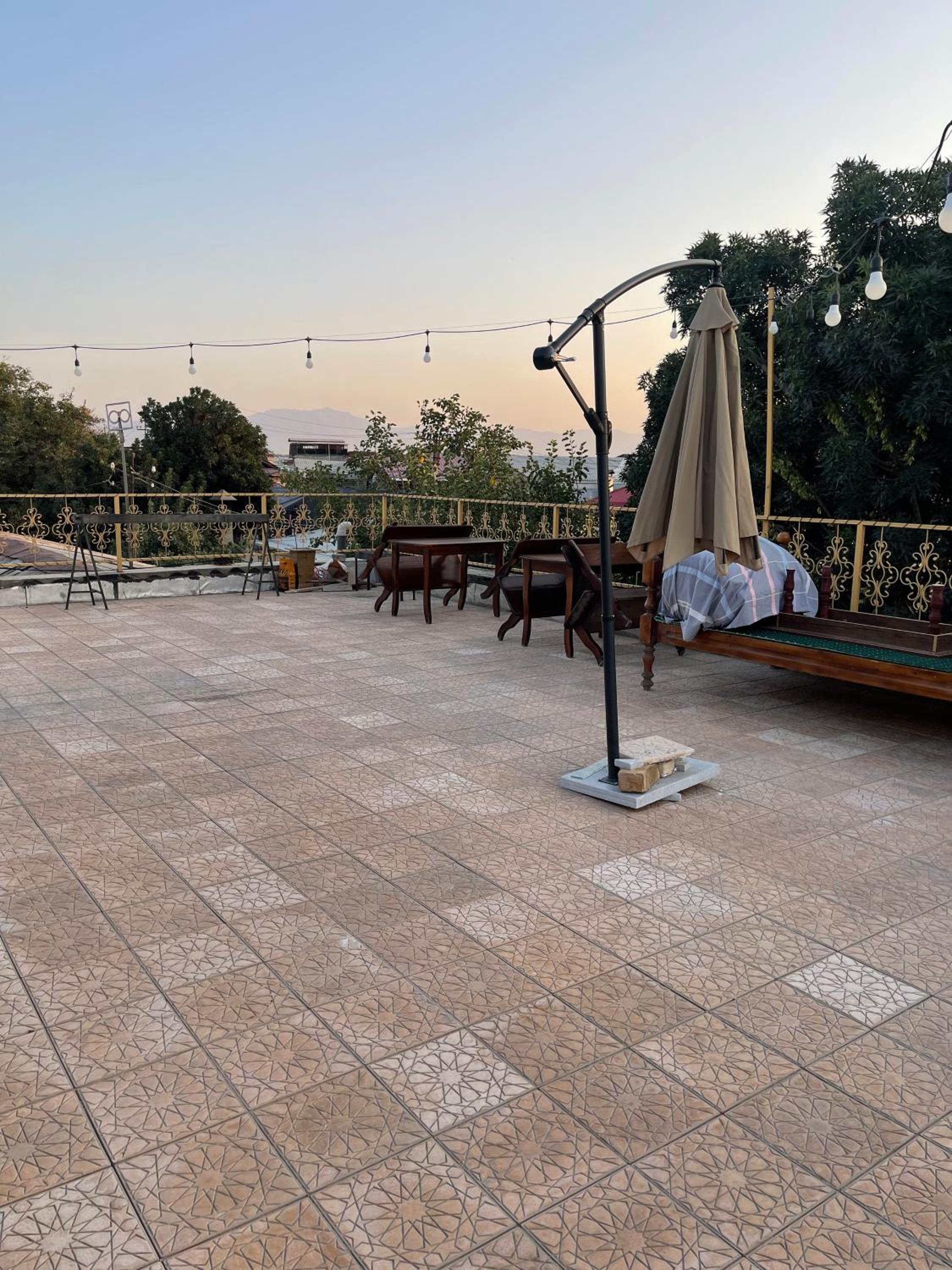 Family Registan Hotel