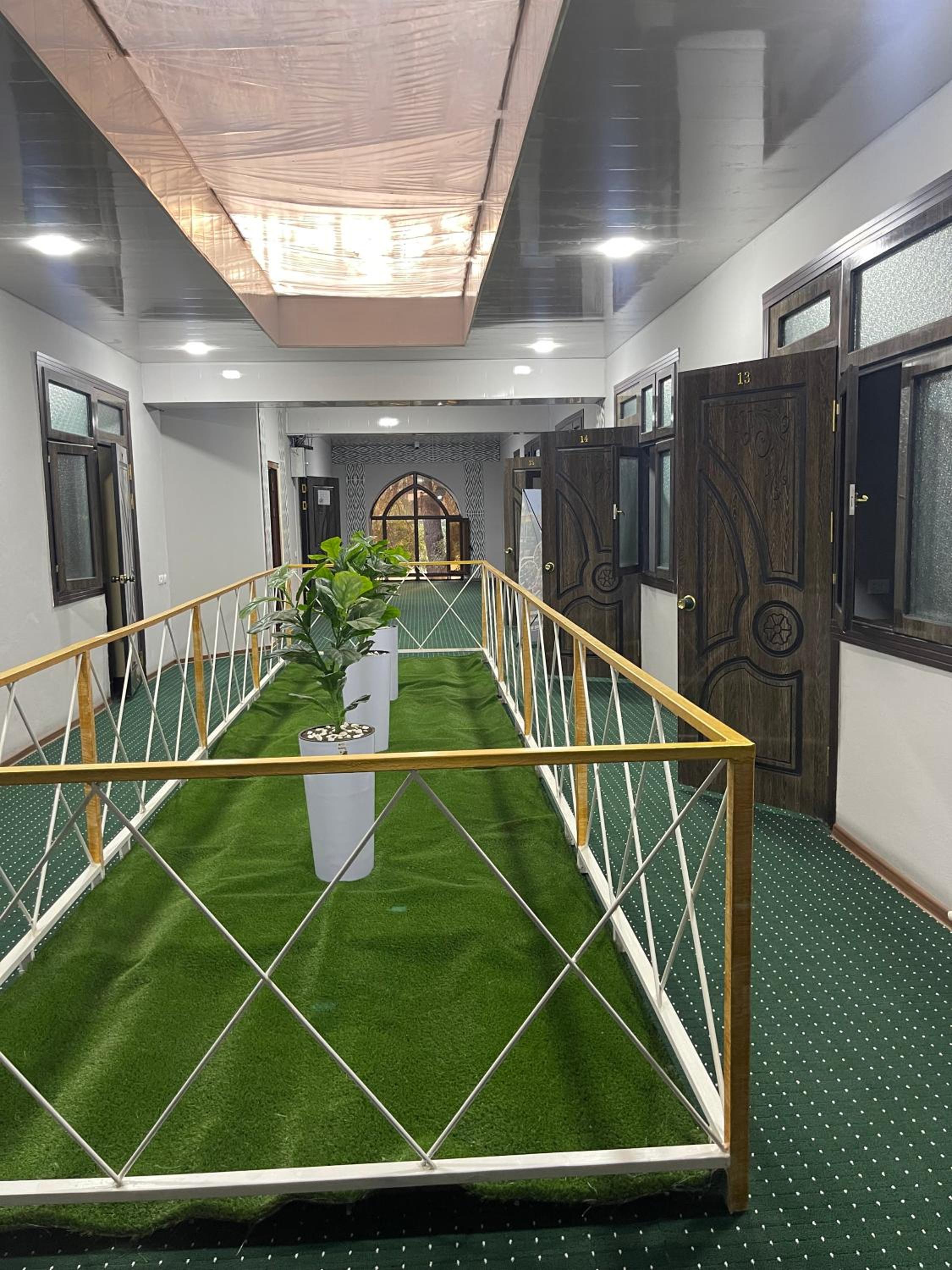 Family Registan Hotel