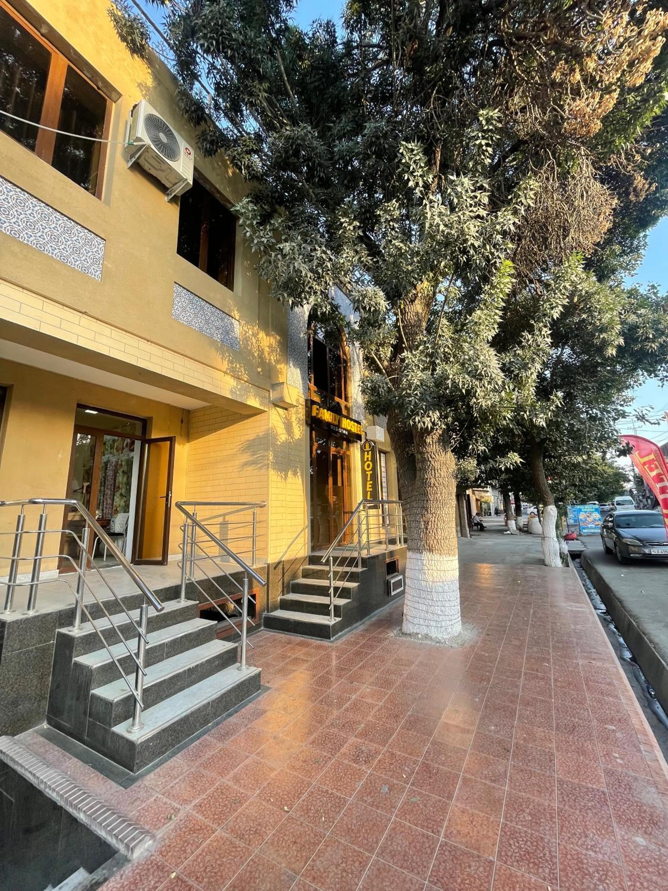 Family Registan Hotel