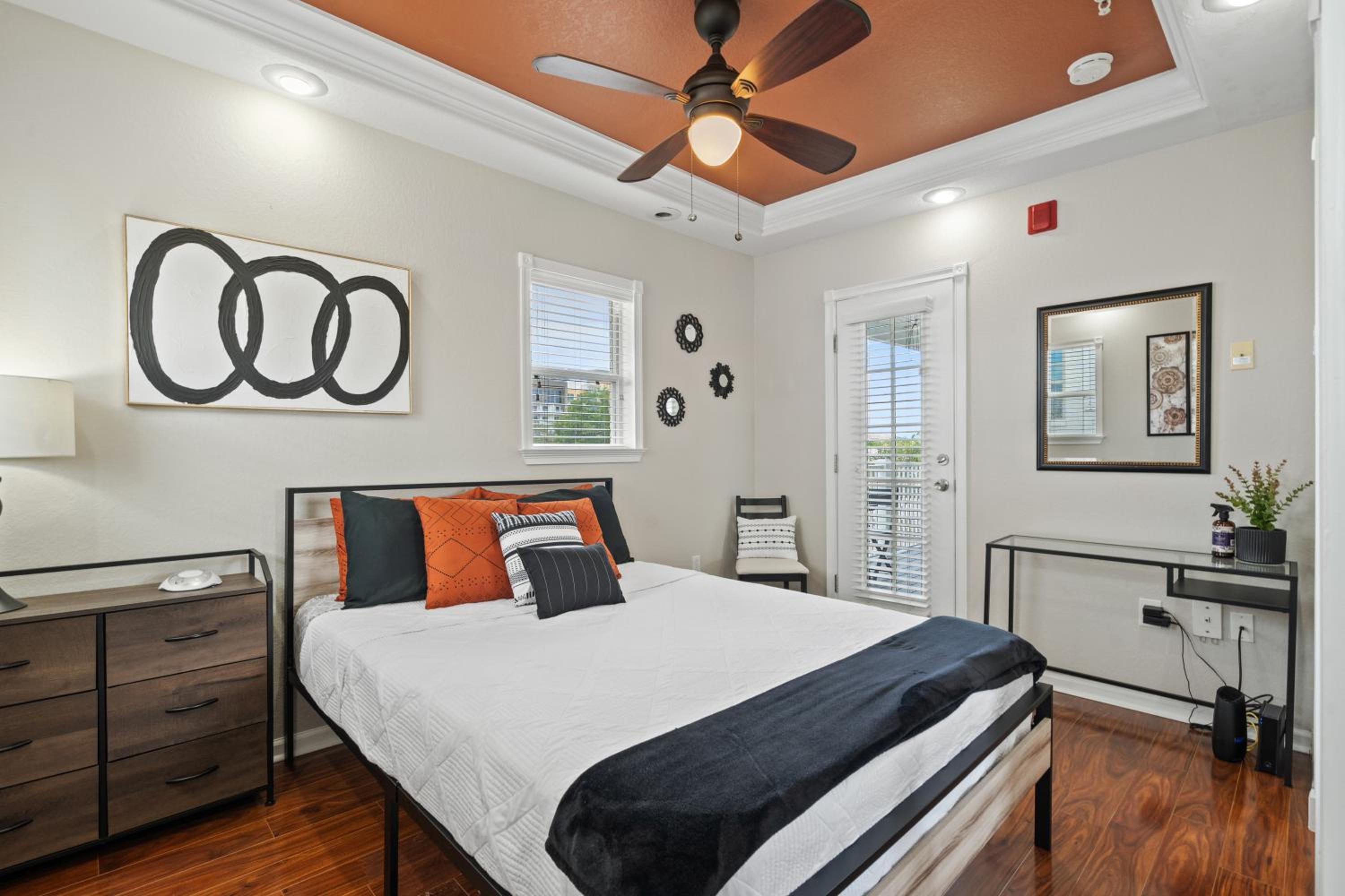 The Hipster Studio in DTSP - Property Image 33