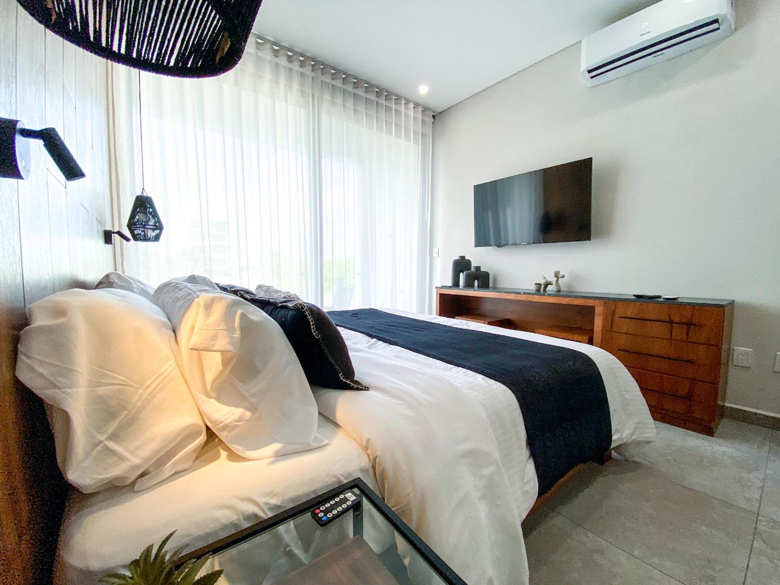 XKAA - Best Studio at 5th Ave with Pool Gym Steps to Beach