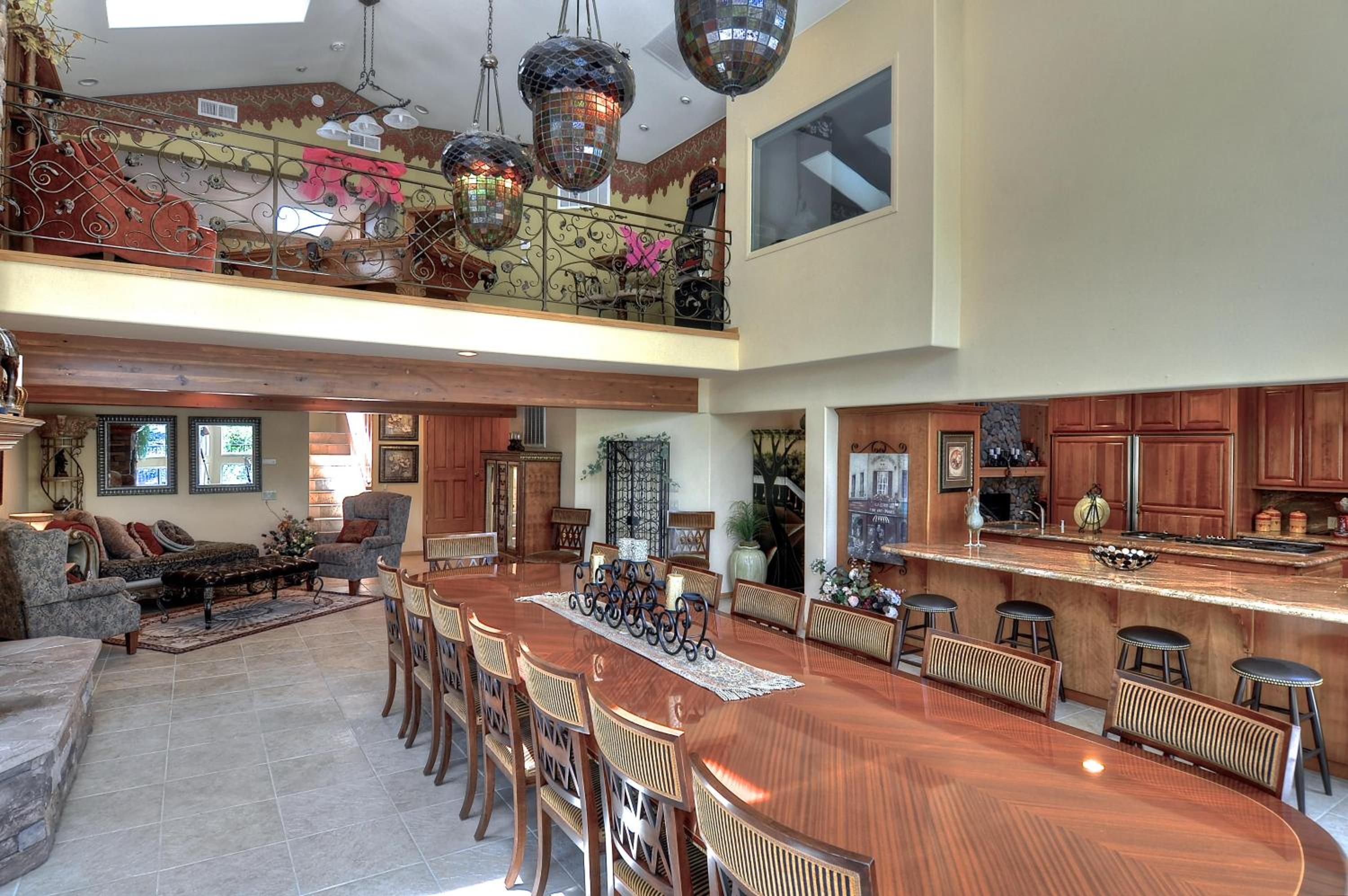 No. 8 Estate By The Lake