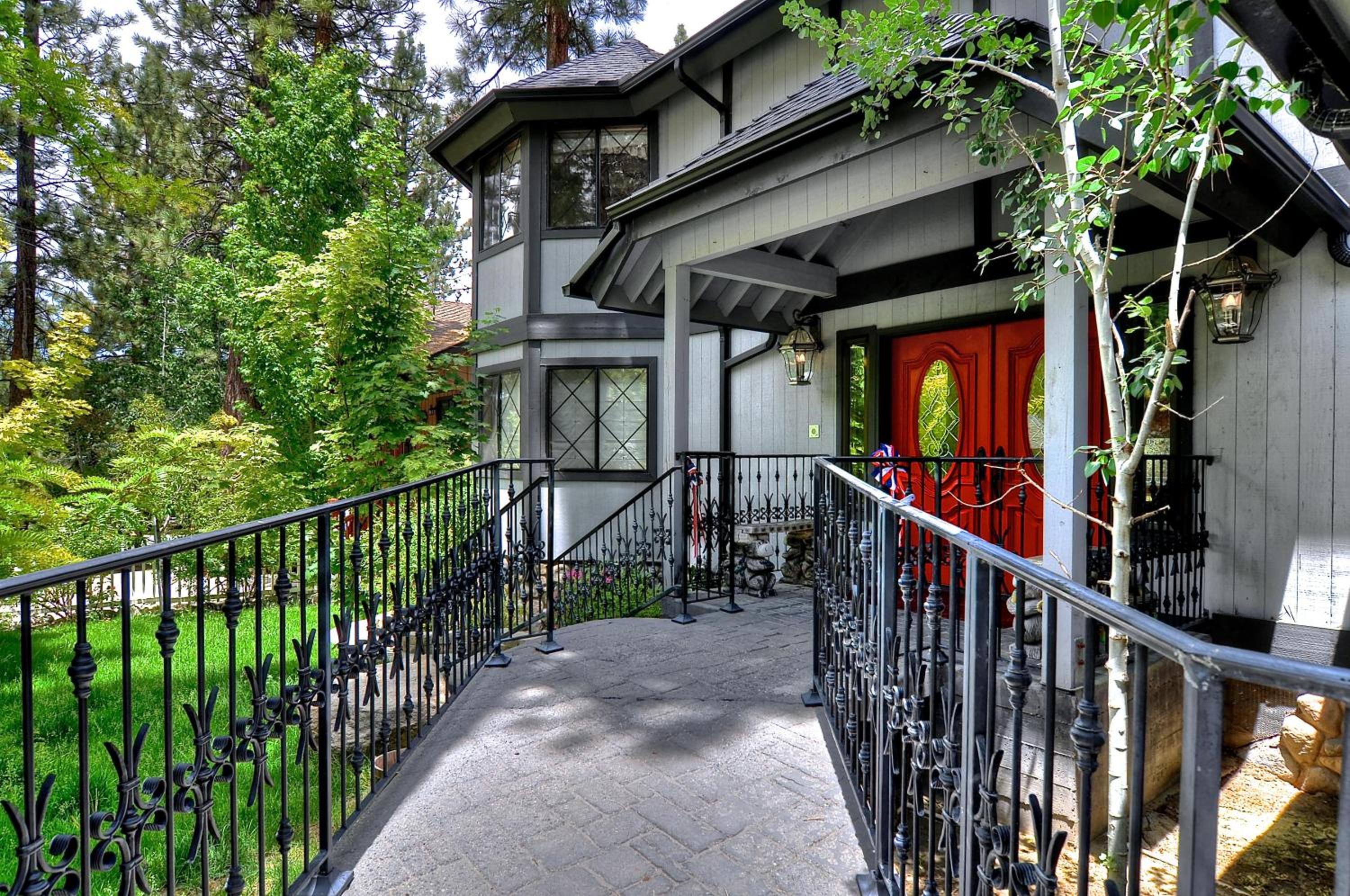 No. 8 Estate By The Lake