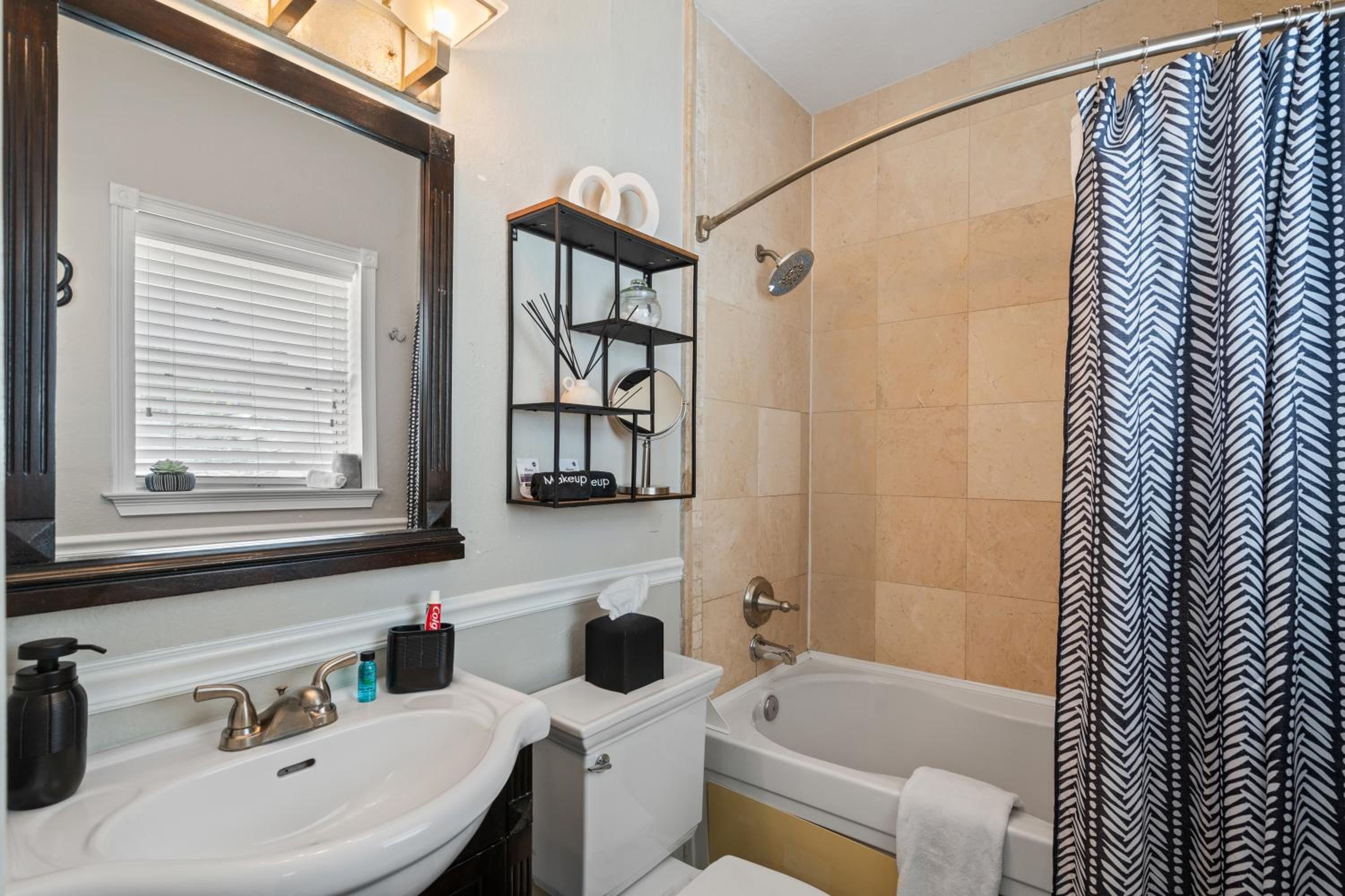 The Hipster Studio in DTSP - Property Image 29