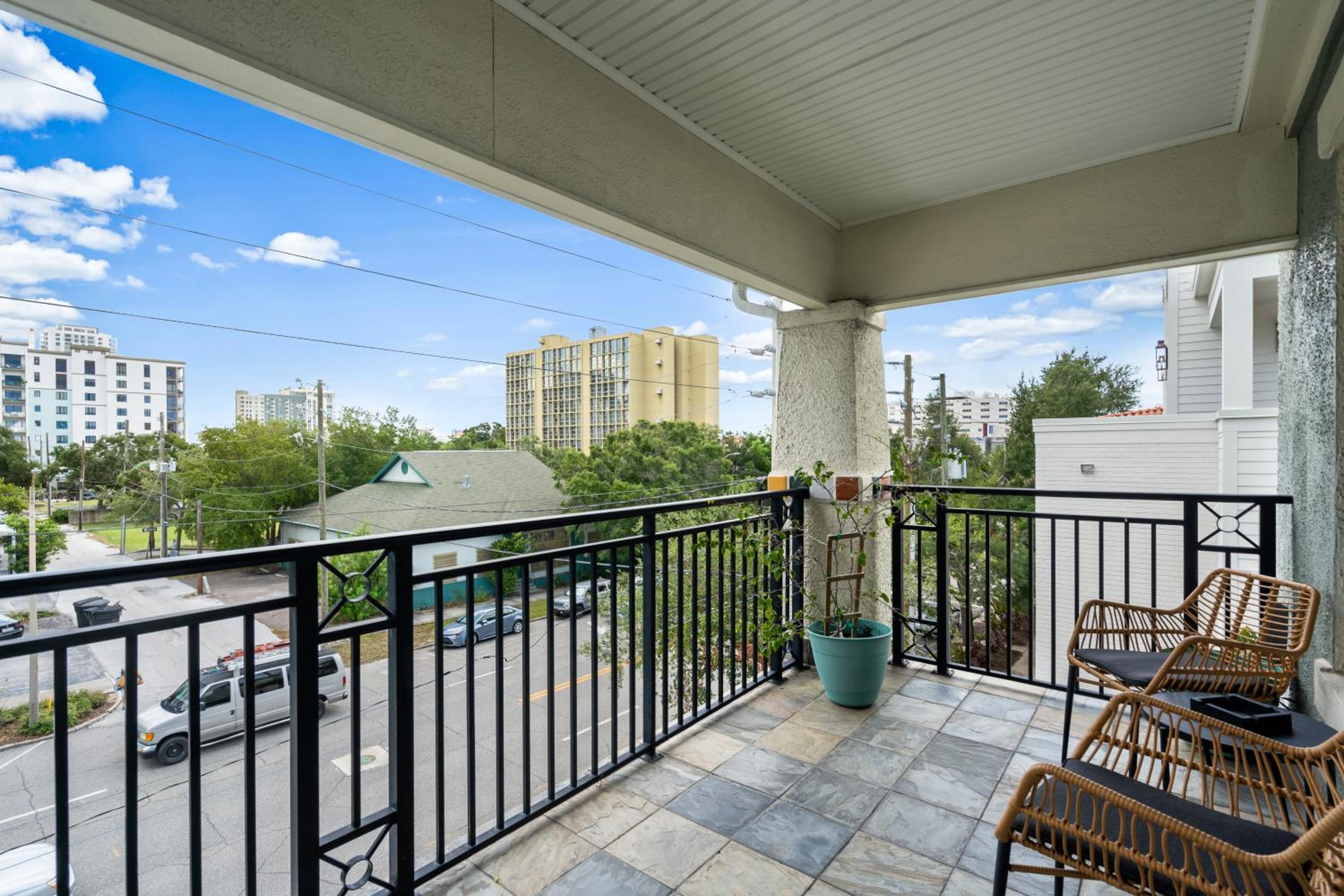 The Hipster Studio in DTSP - Property Image 28