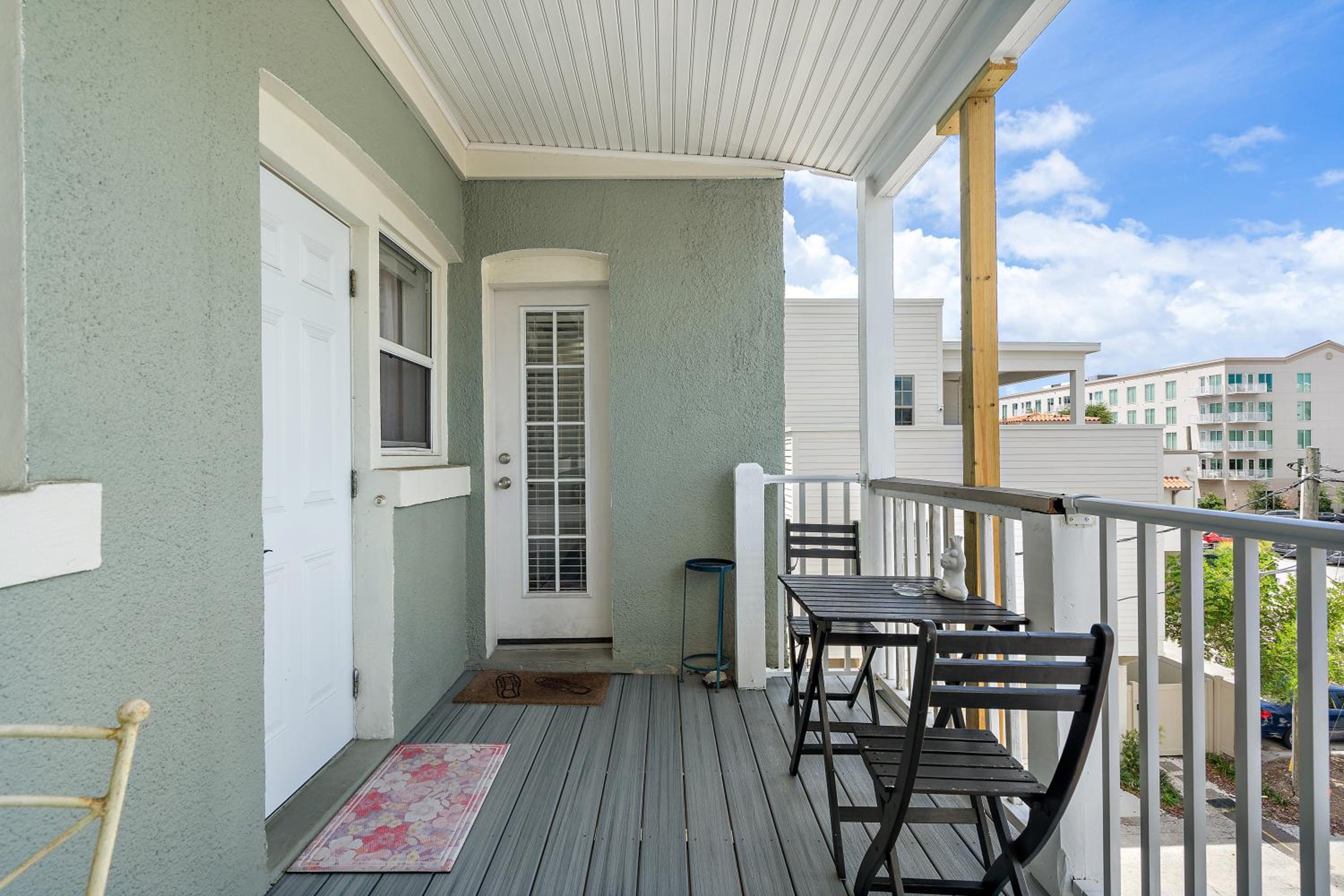 The Hipster Studio in DTSP - Property Image 2