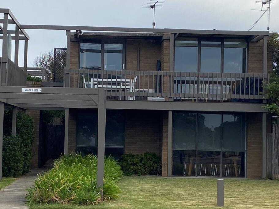 Special Art Deco Apartment and Spectacular Bay Views