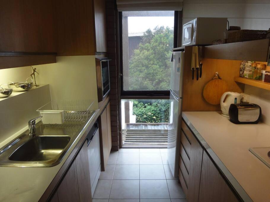 Special Art Deco Apartment and Spectacular Bay Views