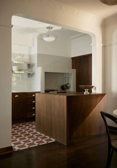 Art Deco Boutique Bespoke Brilliance & Beach&Park