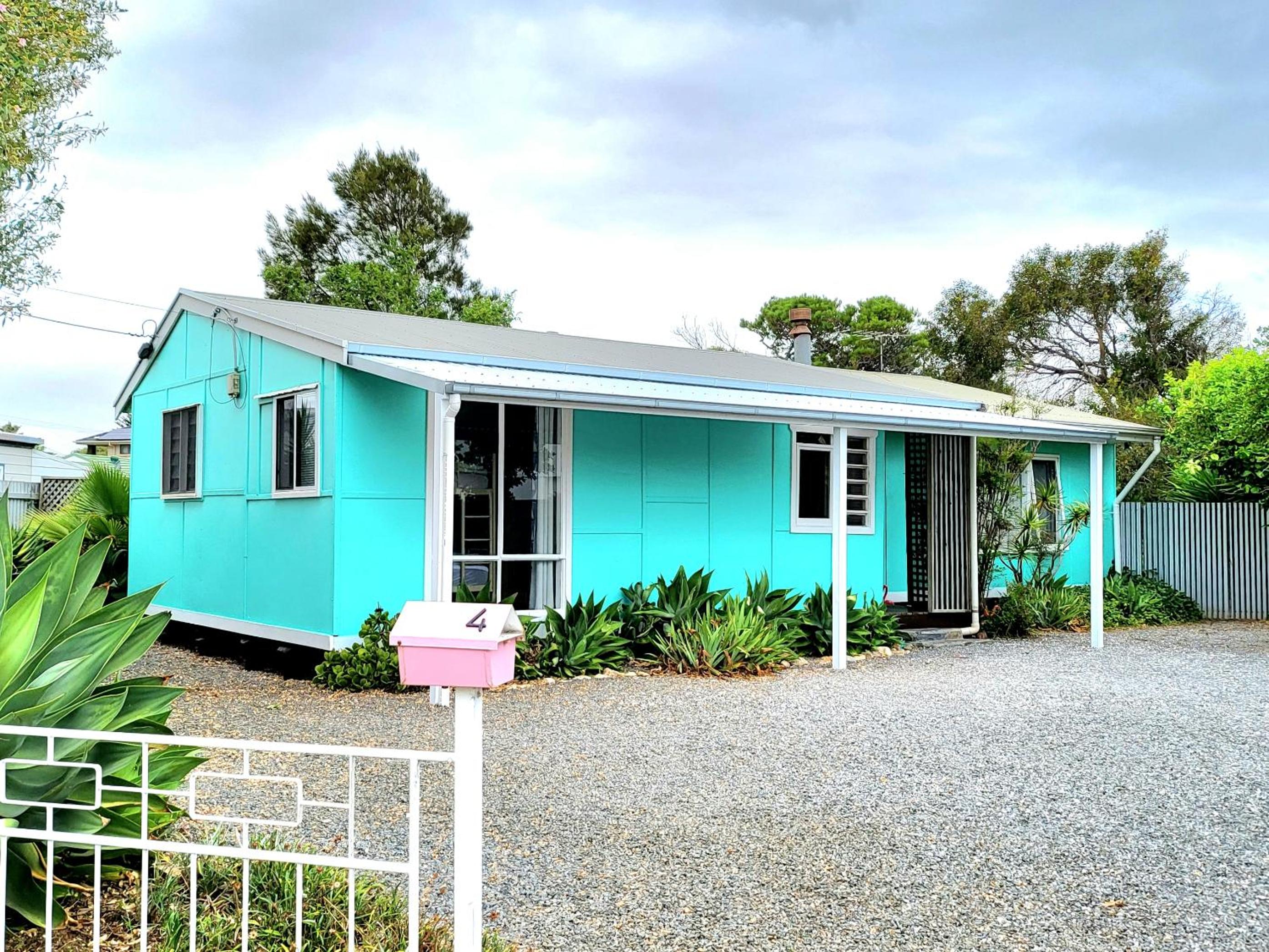 The ReTrO Beach Shack