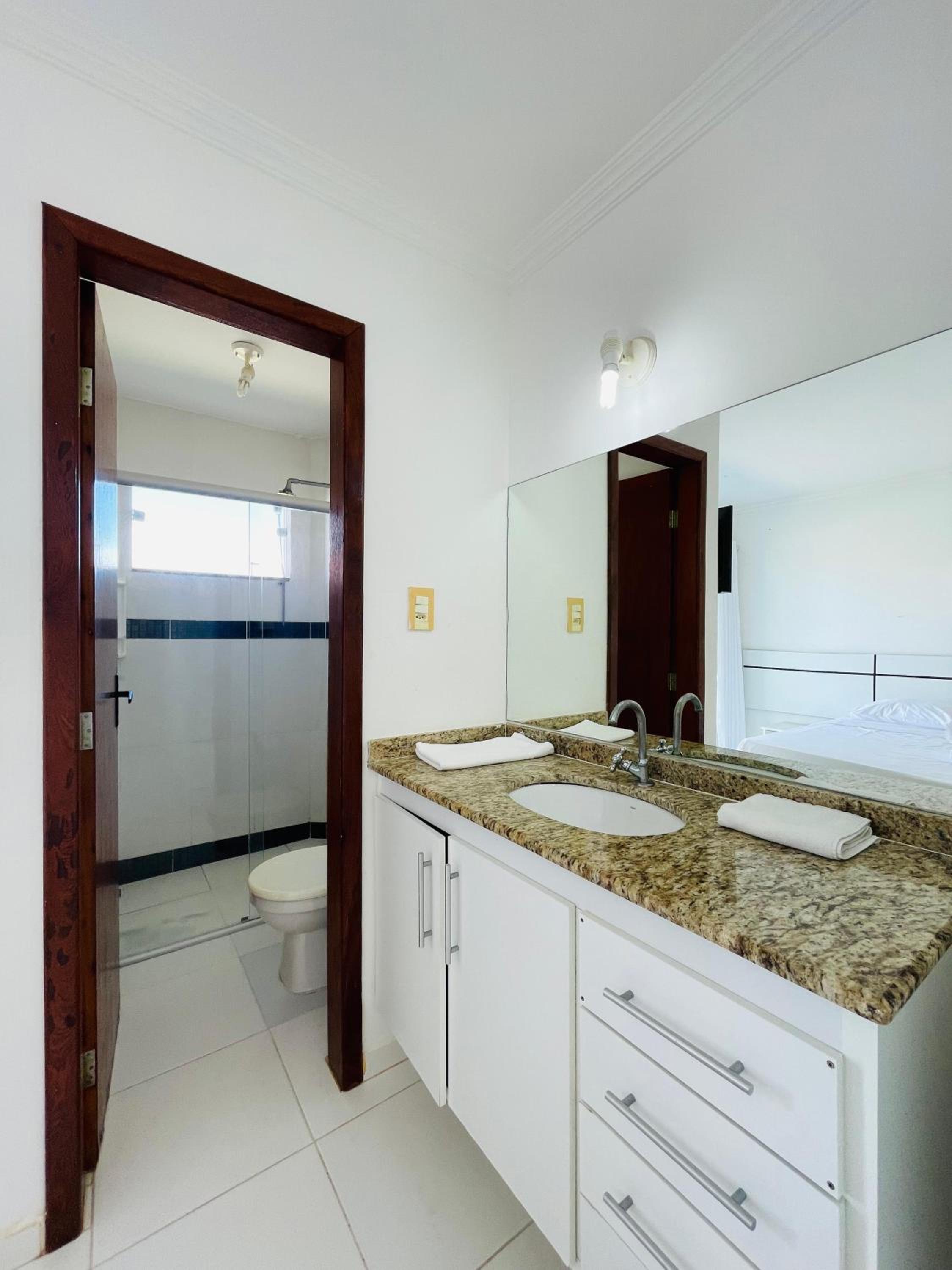Apartamento 10 - Praia Taperapuã- BA- Próximo ao Axé Moi -até 8 pessoas