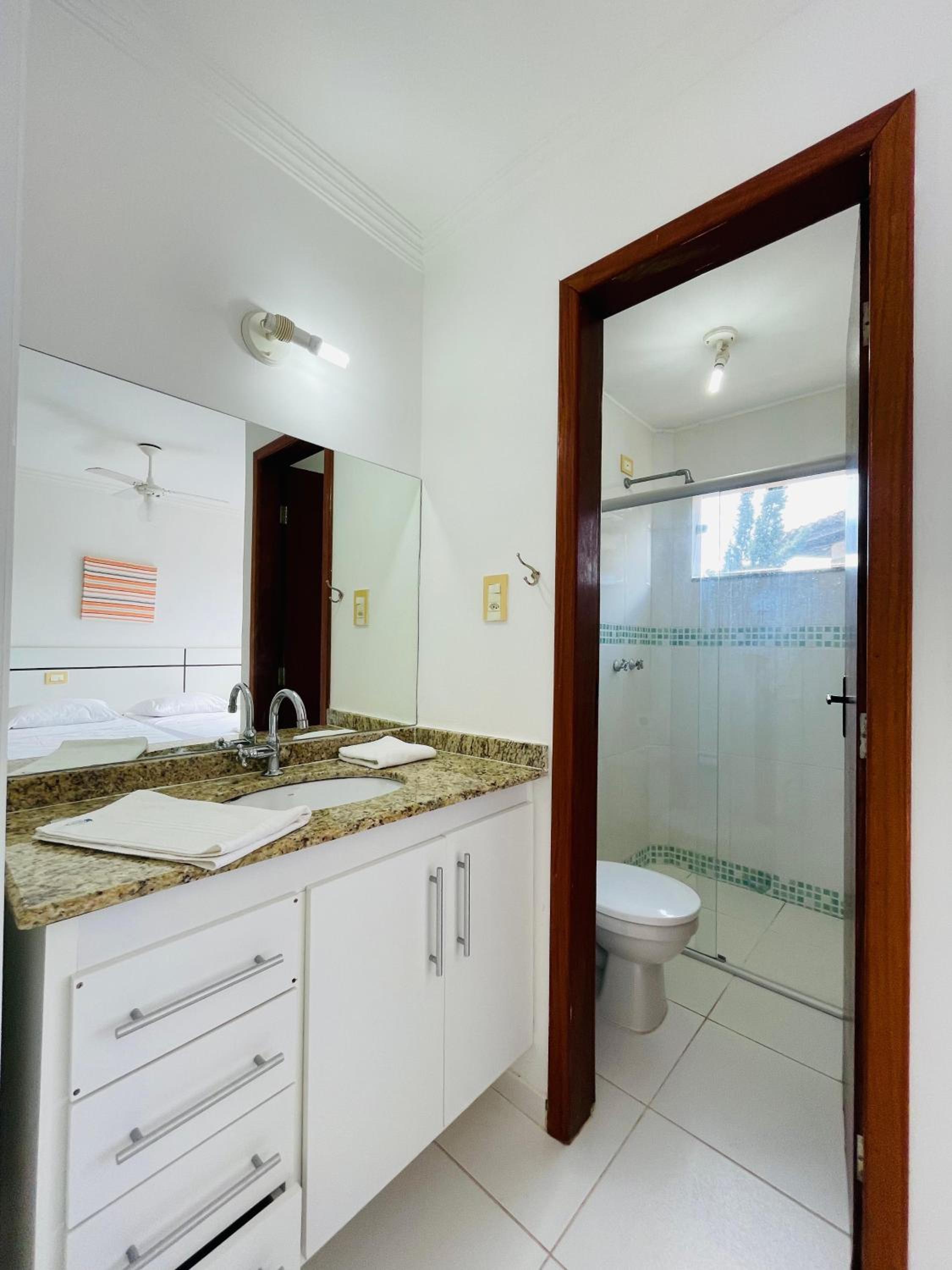 Apartamento 10 - Praia Taperapuã- BA- Próximo ao Axé Moi -até 8 pessoas