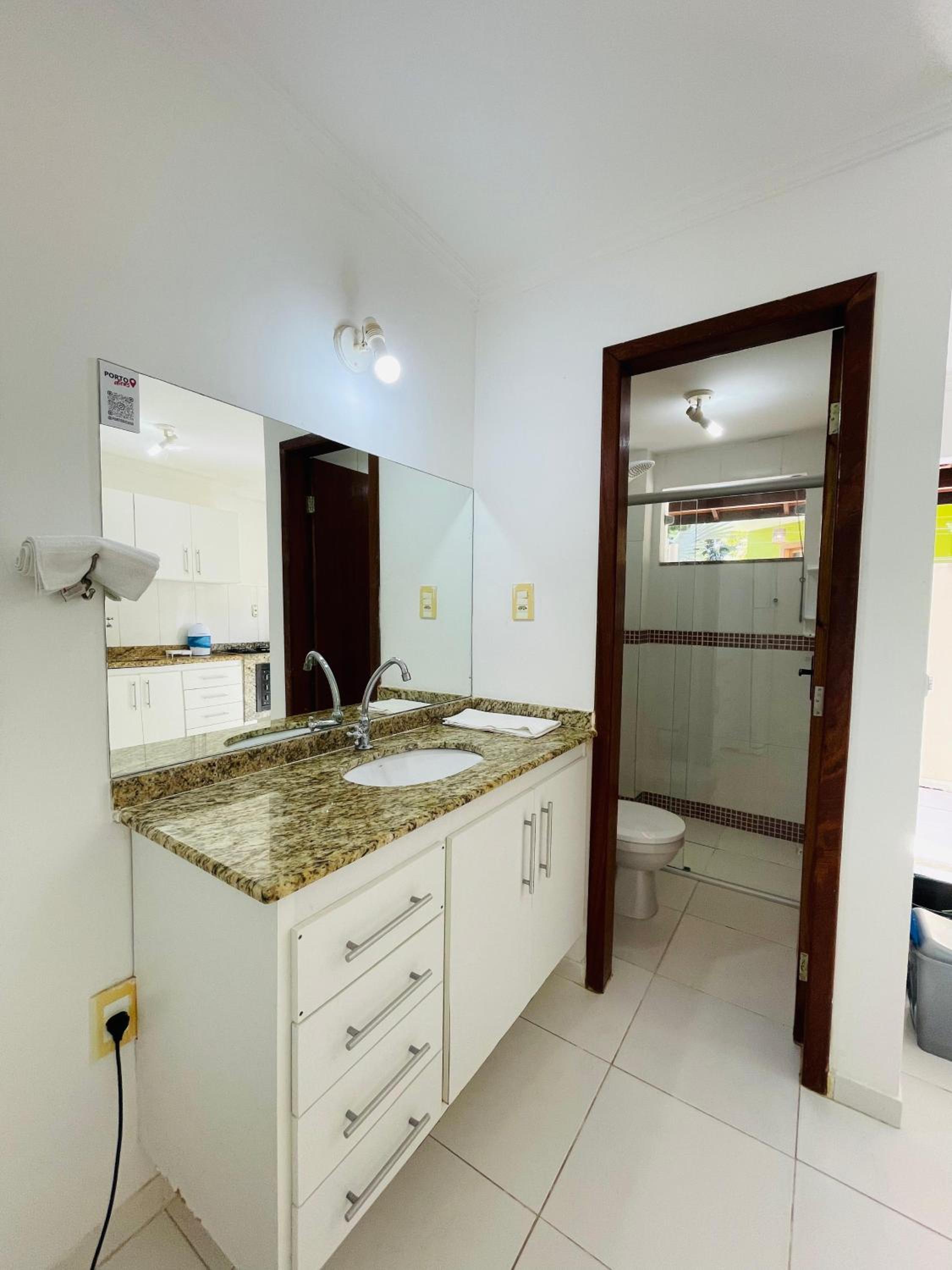Apartamento 10 - Praia Taperapuã- BA- Próximo ao Axé Moi -até 8 pessoas