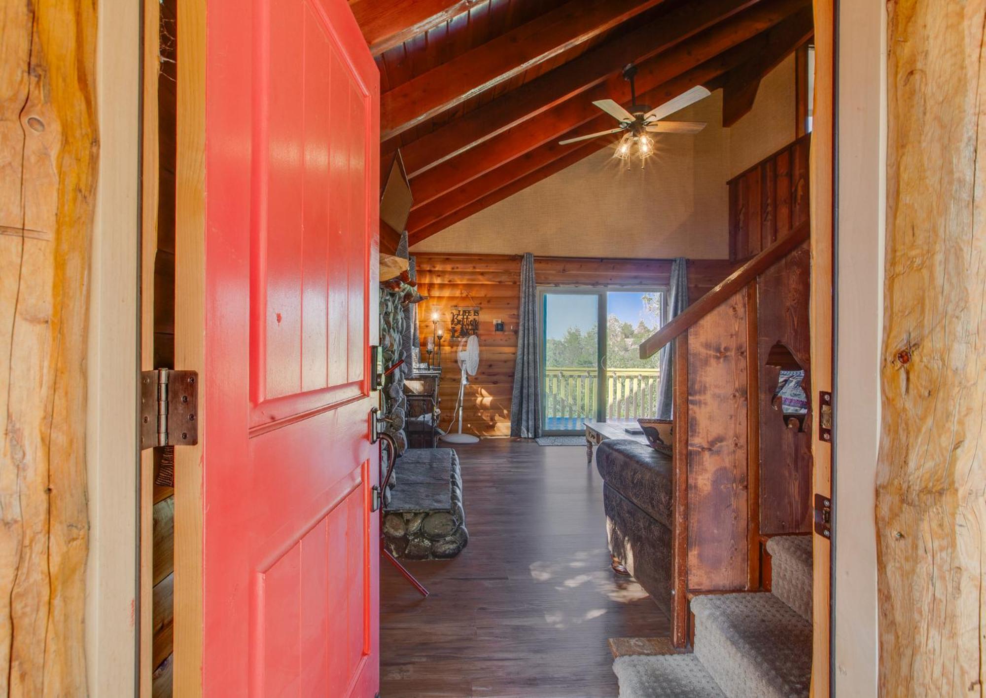 Cozy Moon Cabin view 4