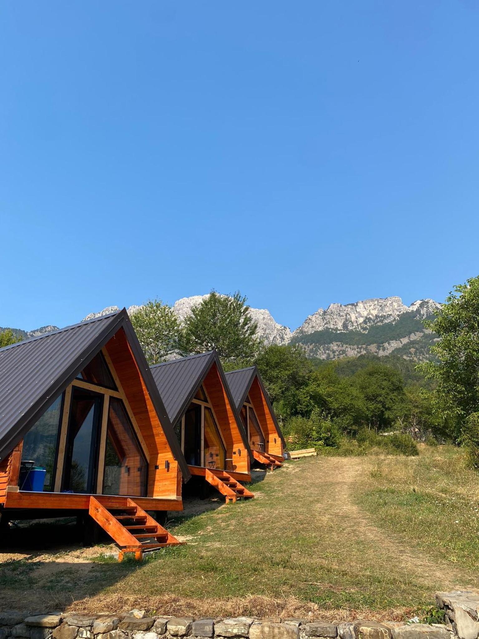 Guest House Astrit Villi