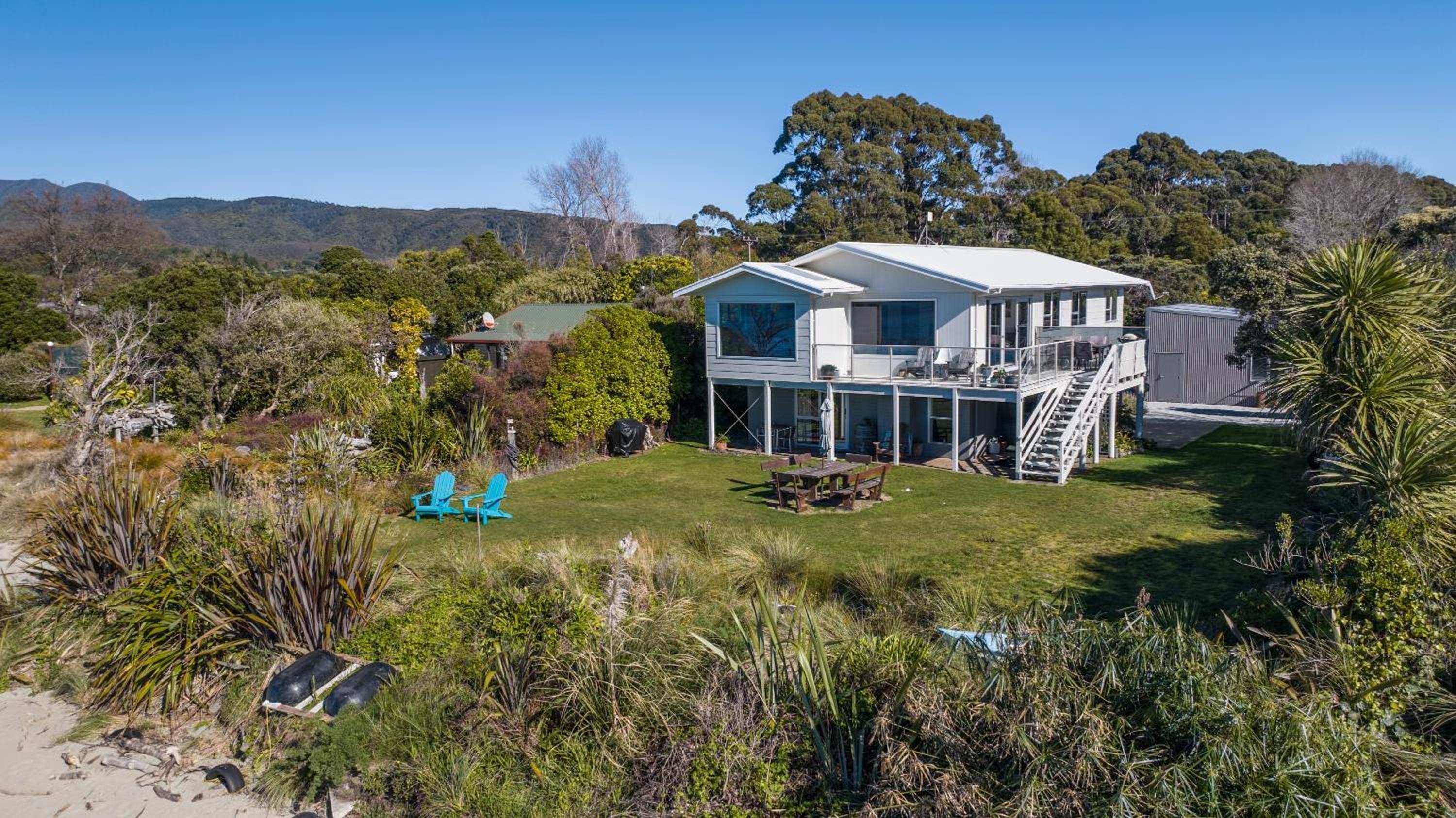 Beachfront Sanctuary - Parapara Holiday Home view 3