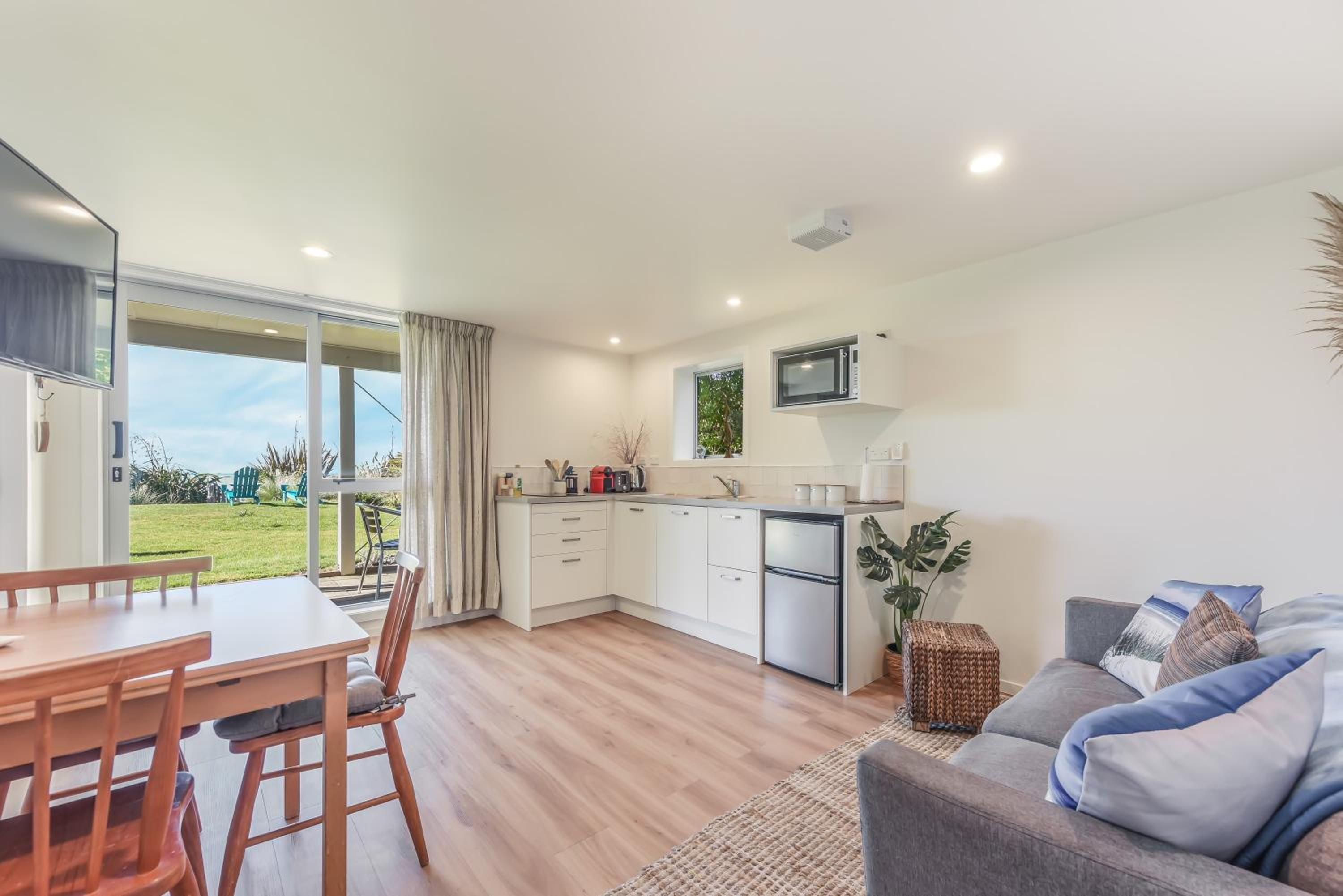 Beachfront Sanctuary - Parapara Holiday Home view 4