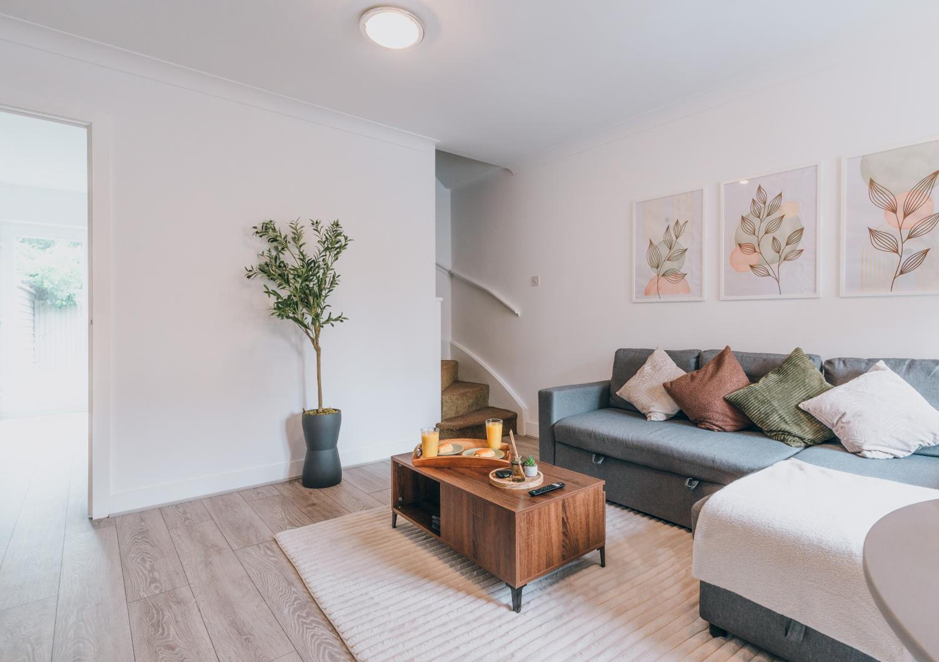 The Bay Hideaway - Lush 2bd house -up to 6 people view 2