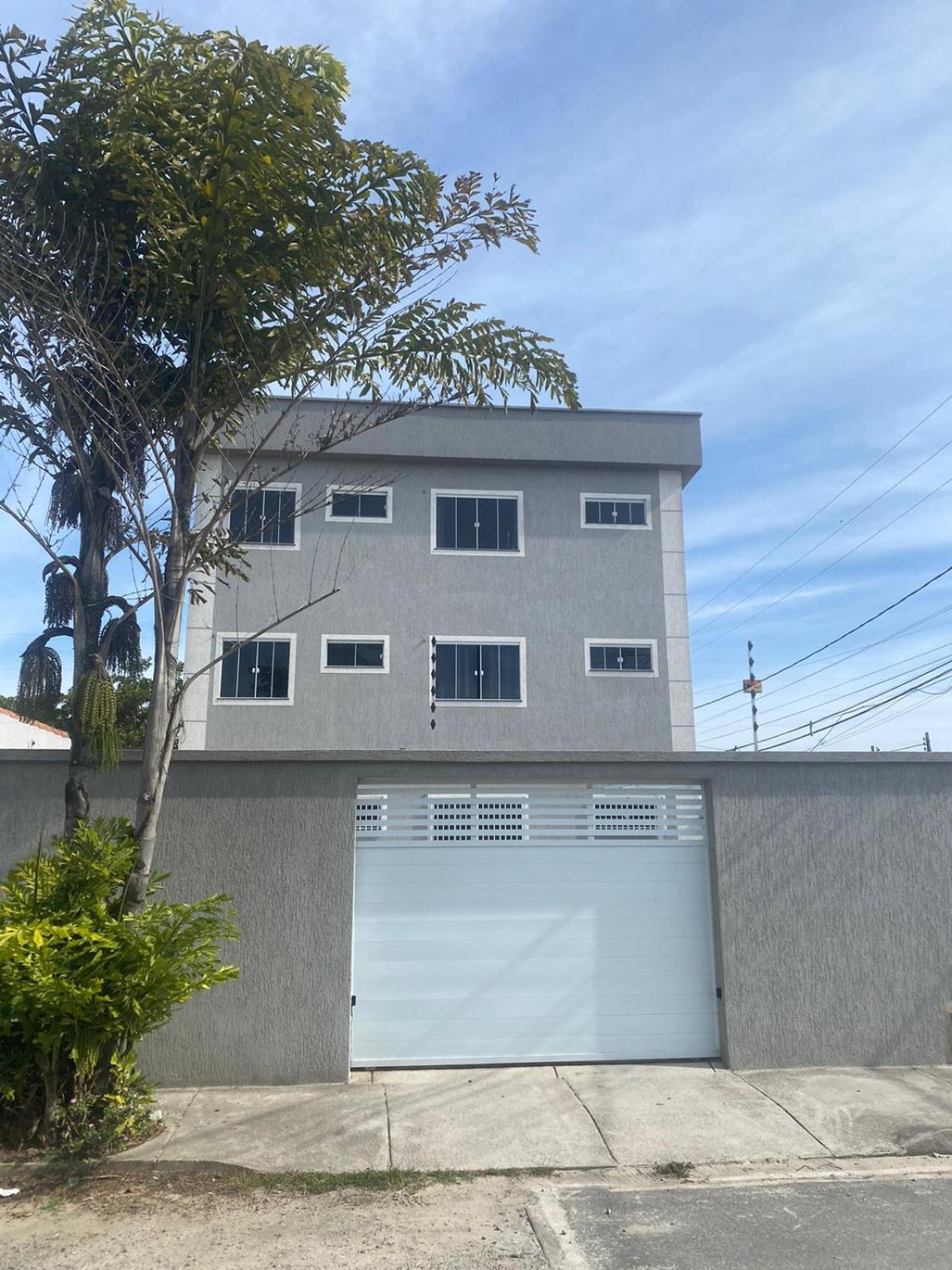 Apartamento térreo 100 metros da praia de costa azul
